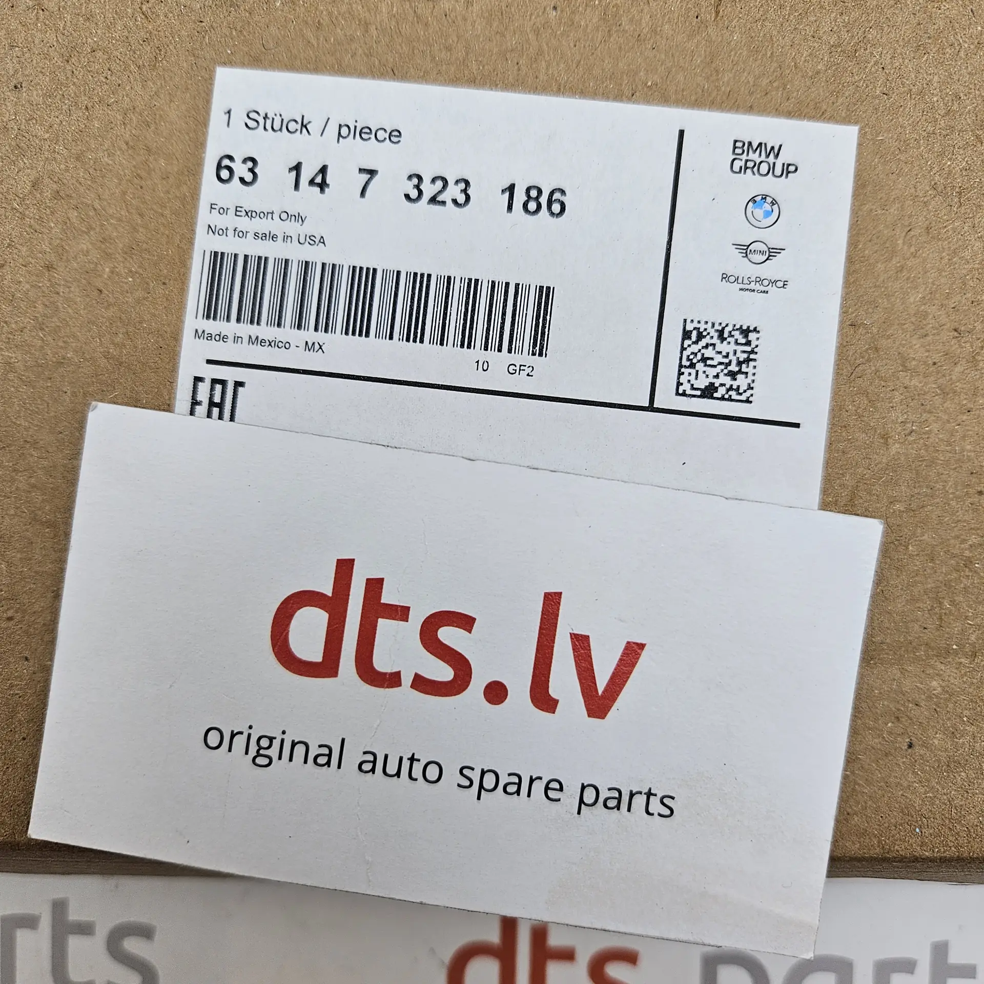 OEM BMW 63147323186 – Rear bumper reflector assembly
