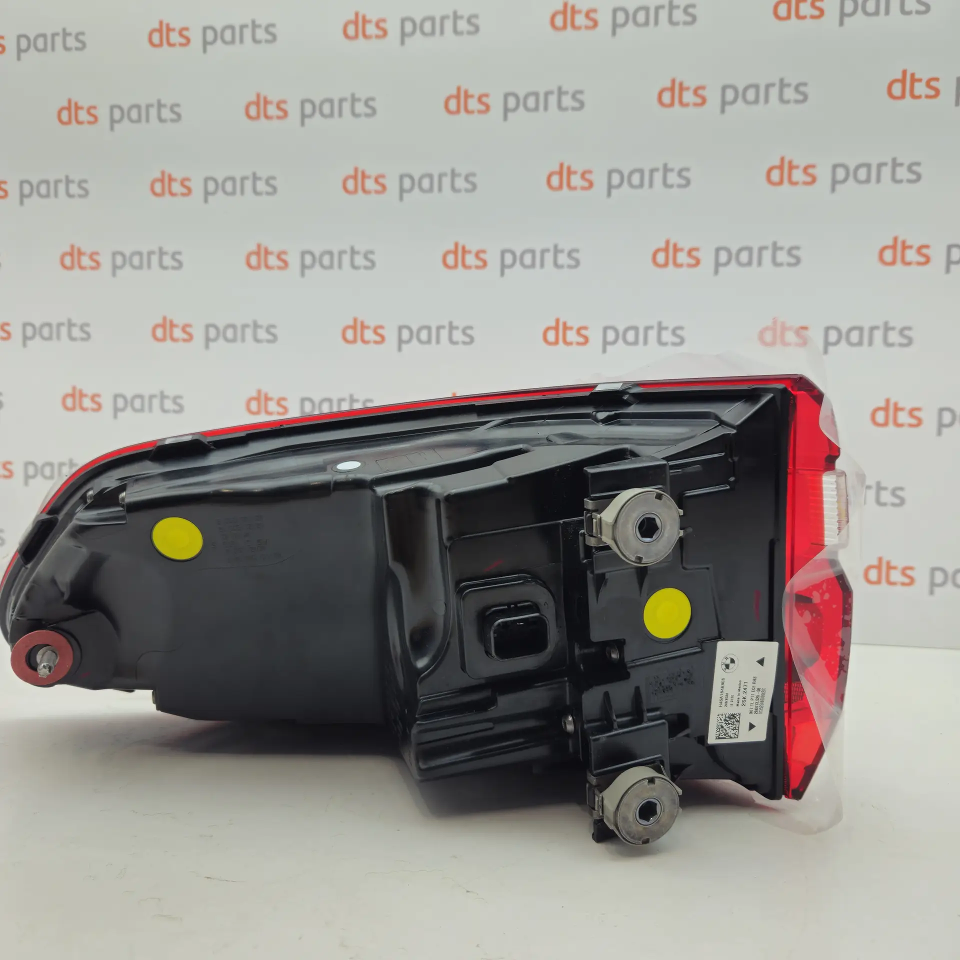 OEM BMW 63215A164A8 – Rear right LED taillight