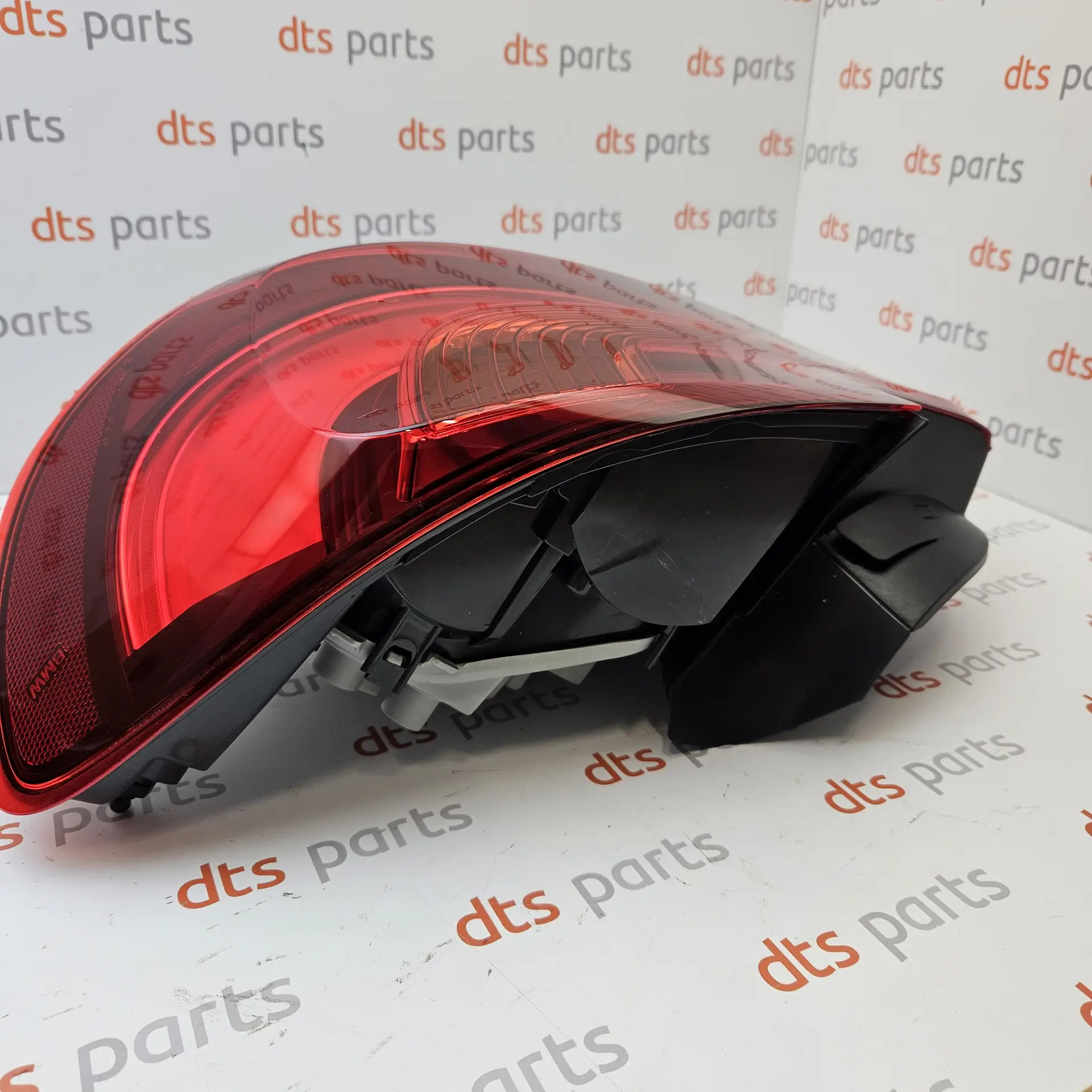 OEM BMW 63217295424 – Rear right tail light assembly