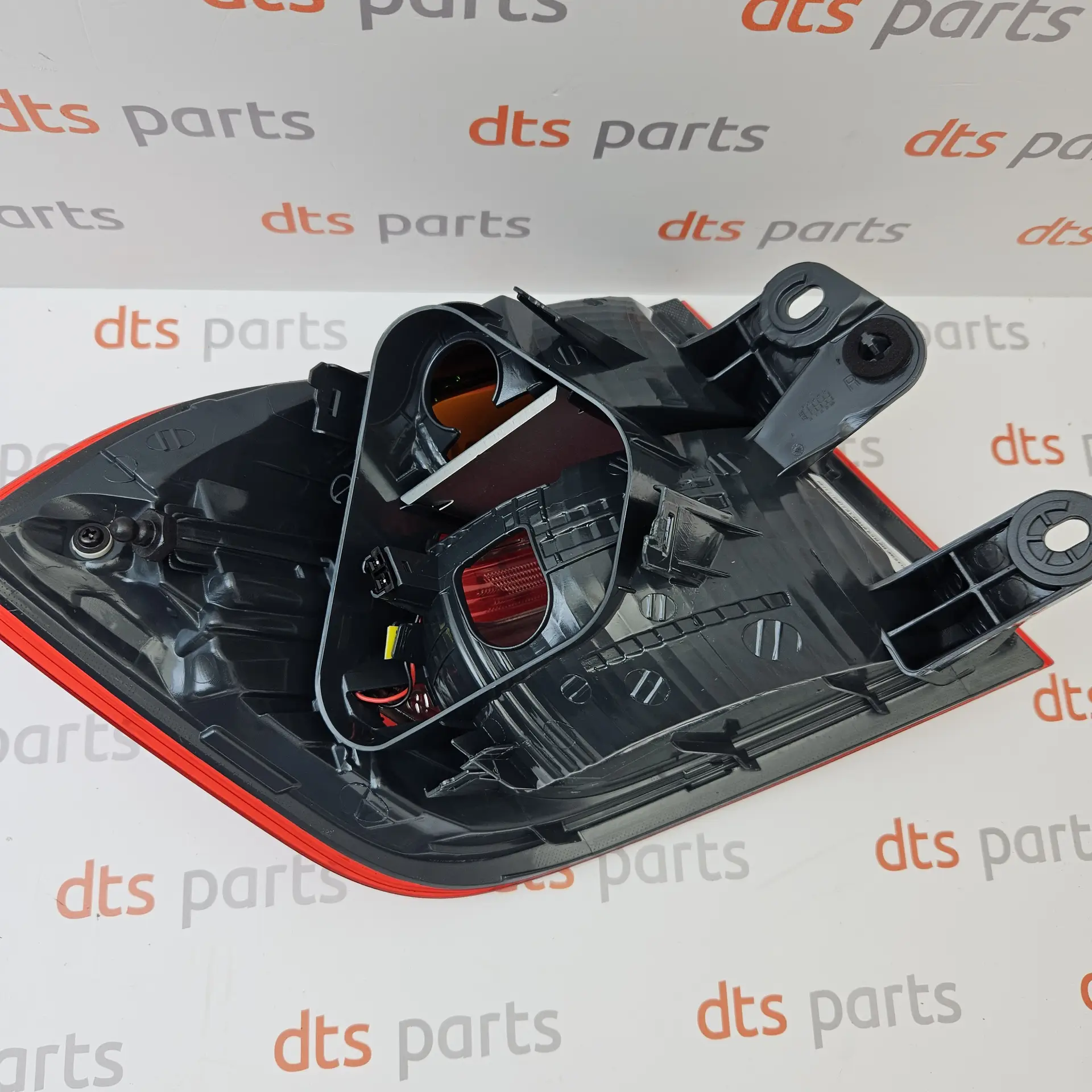 OEM BMW 63217312846 – Outer tail light assembly right-hand side