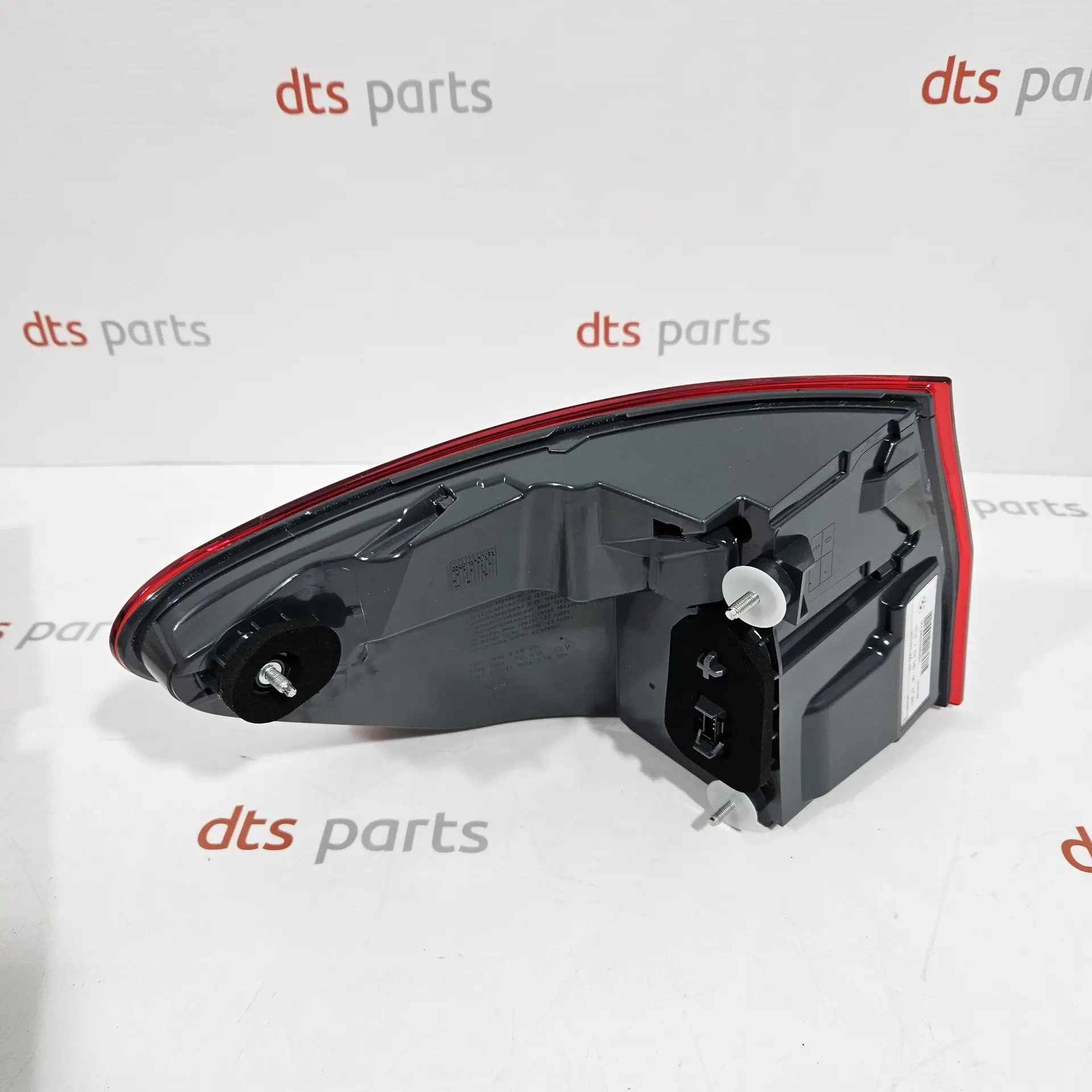 OEM BMW 63217370346 – Rear right side tail light in the side panel