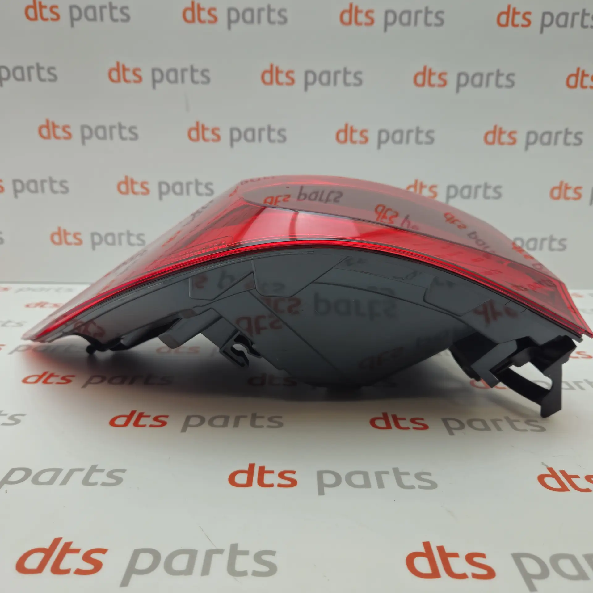 OEM BMW 63217372209 – Rear left outer taillight
