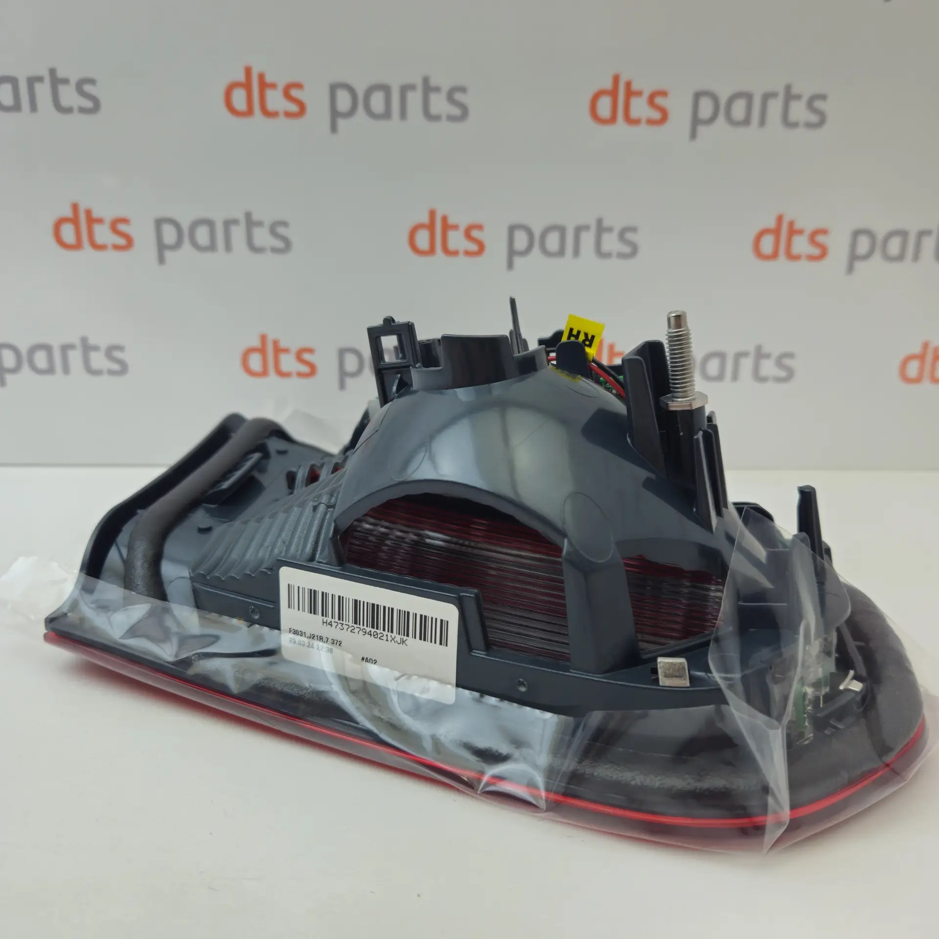 OEM BMW 63217372794 – Rear right inner taillight