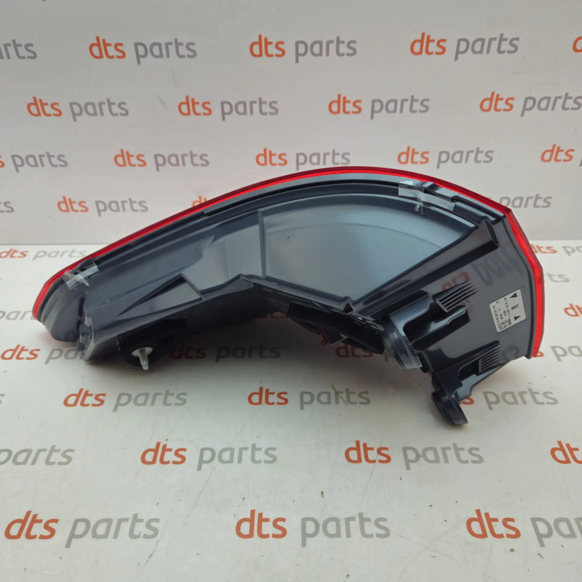 OEM BMW 63217388948 – Outer right rear tail light