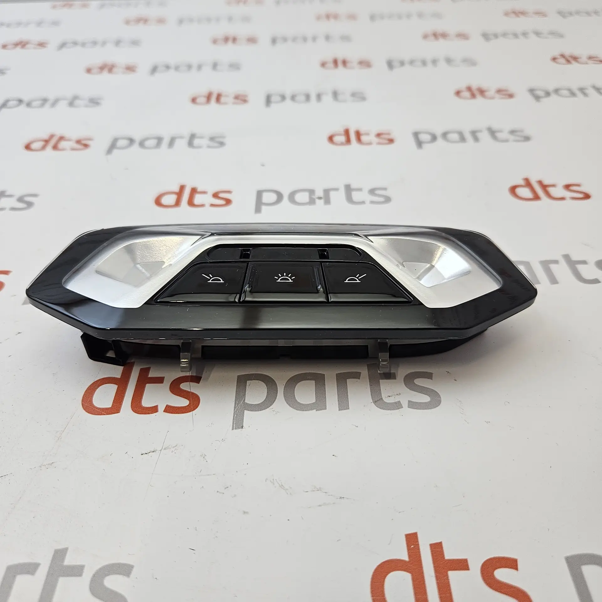 OEM BMW 63317910813 – Interior rear reading light LED lamp assembly