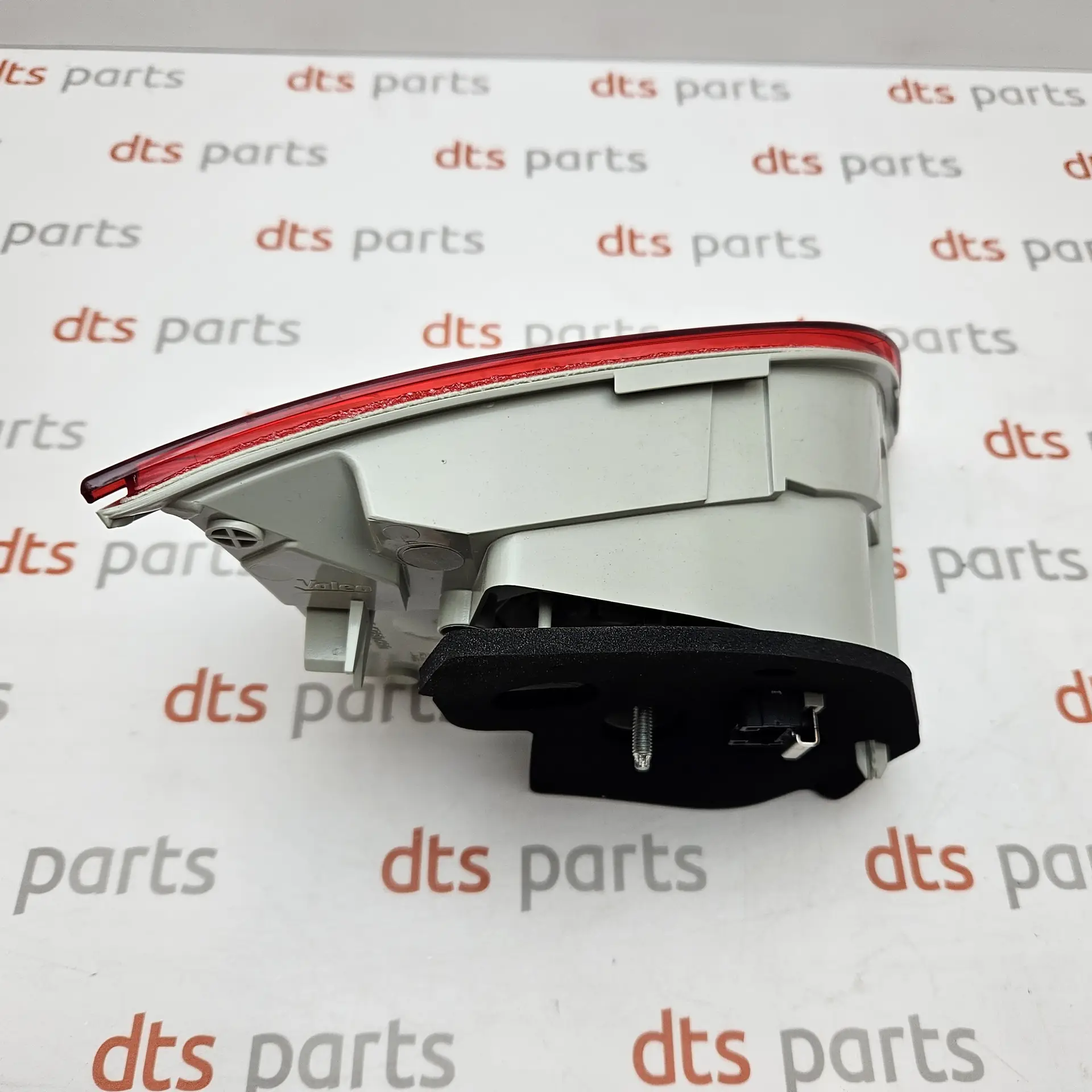 OEM PSA 6351LZ – Rear right inner tail light