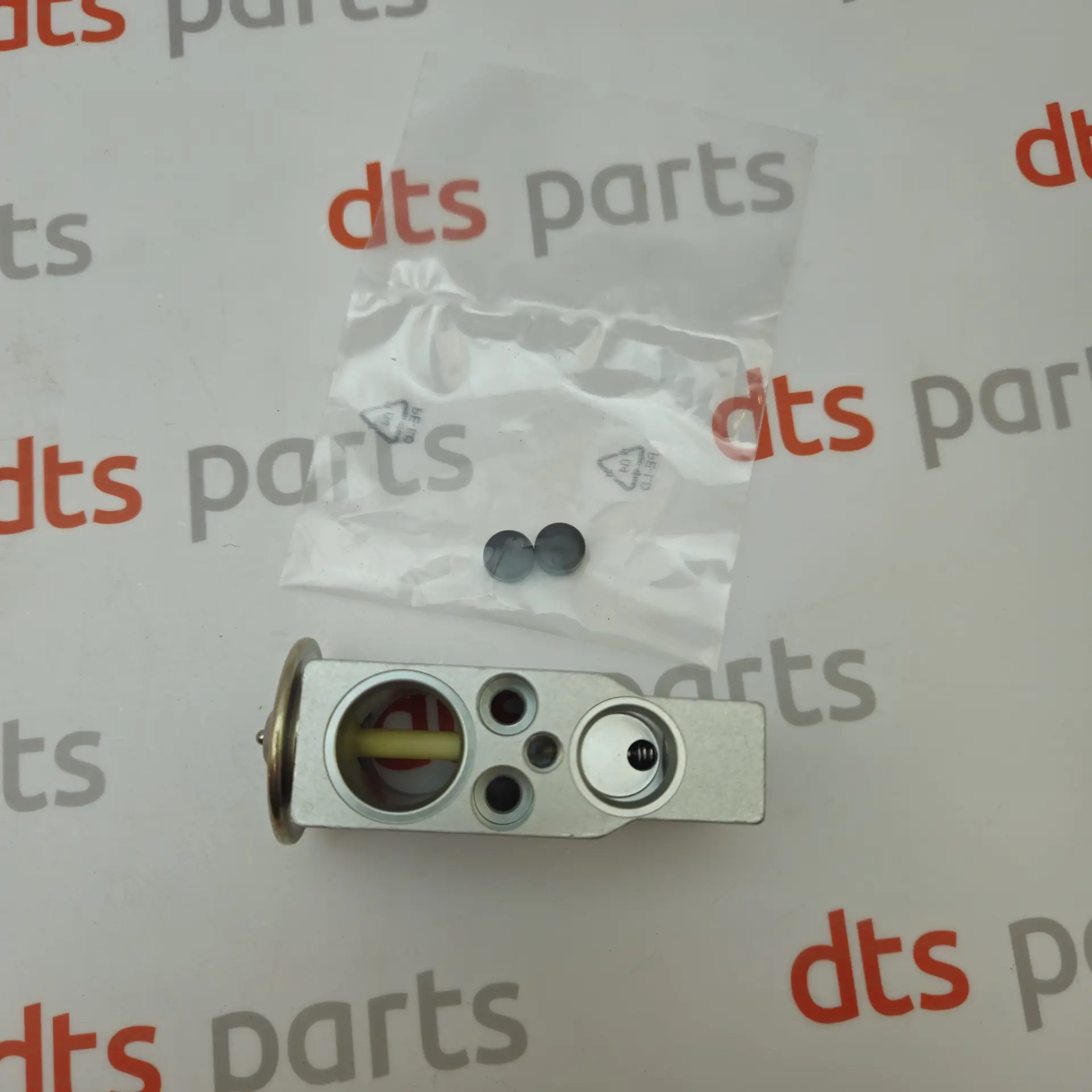 OEM BMW 64119159803 – Air conditioning expansion valve