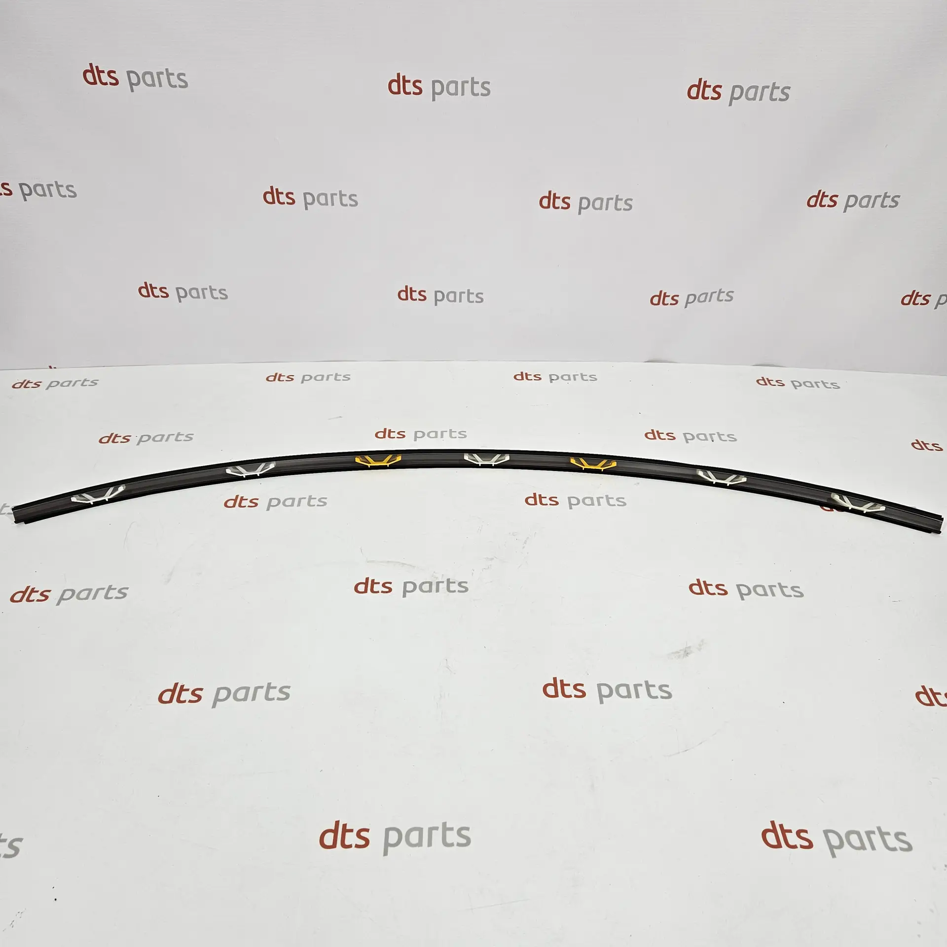 OEM Subaru 65023FA000 – Front upper windshield moulding