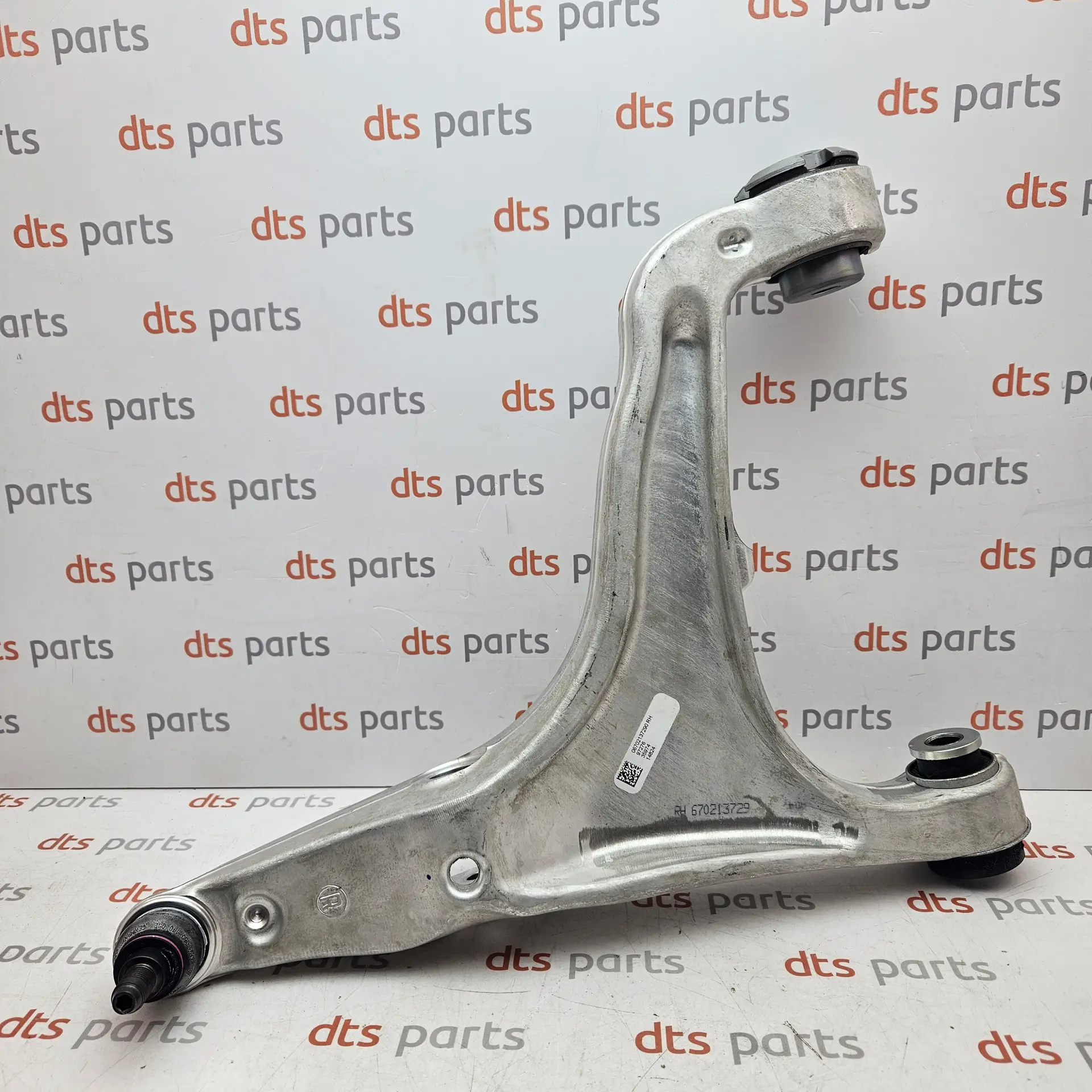 OEM Maserati 670213729 – Front right lower lever assembly