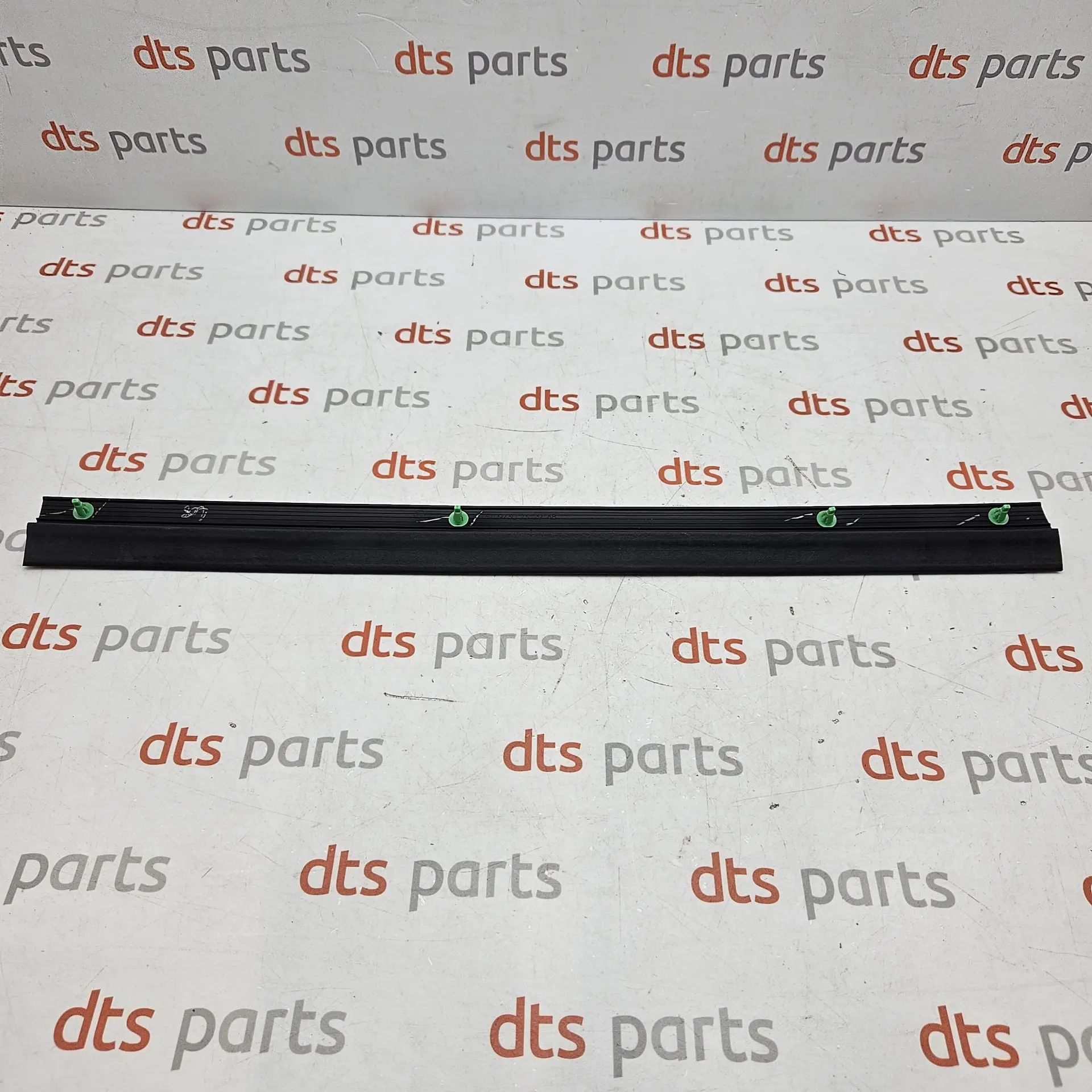 OEM Toyota 6788805020 – Left hand rear door weatherstrip