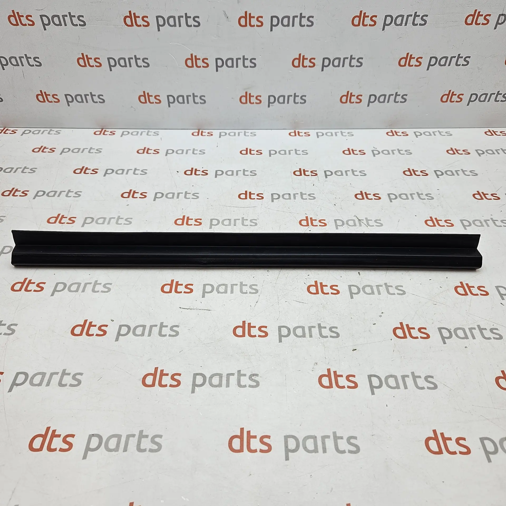 OEM Toyota 6788805020 – Left hand rear door weatherstrip