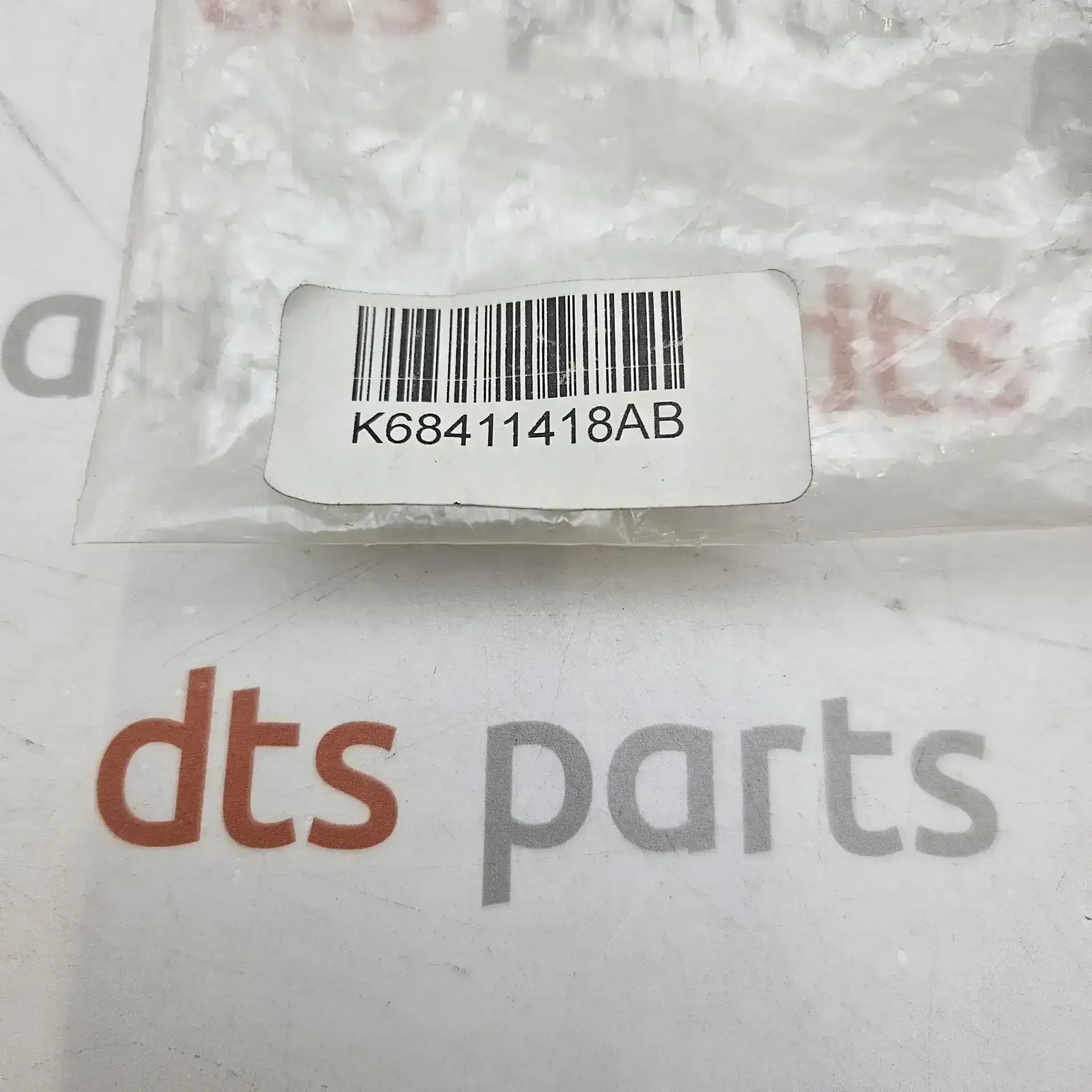 OEM FCA 68411418AB – Bracket-front bumper Dodge Durango