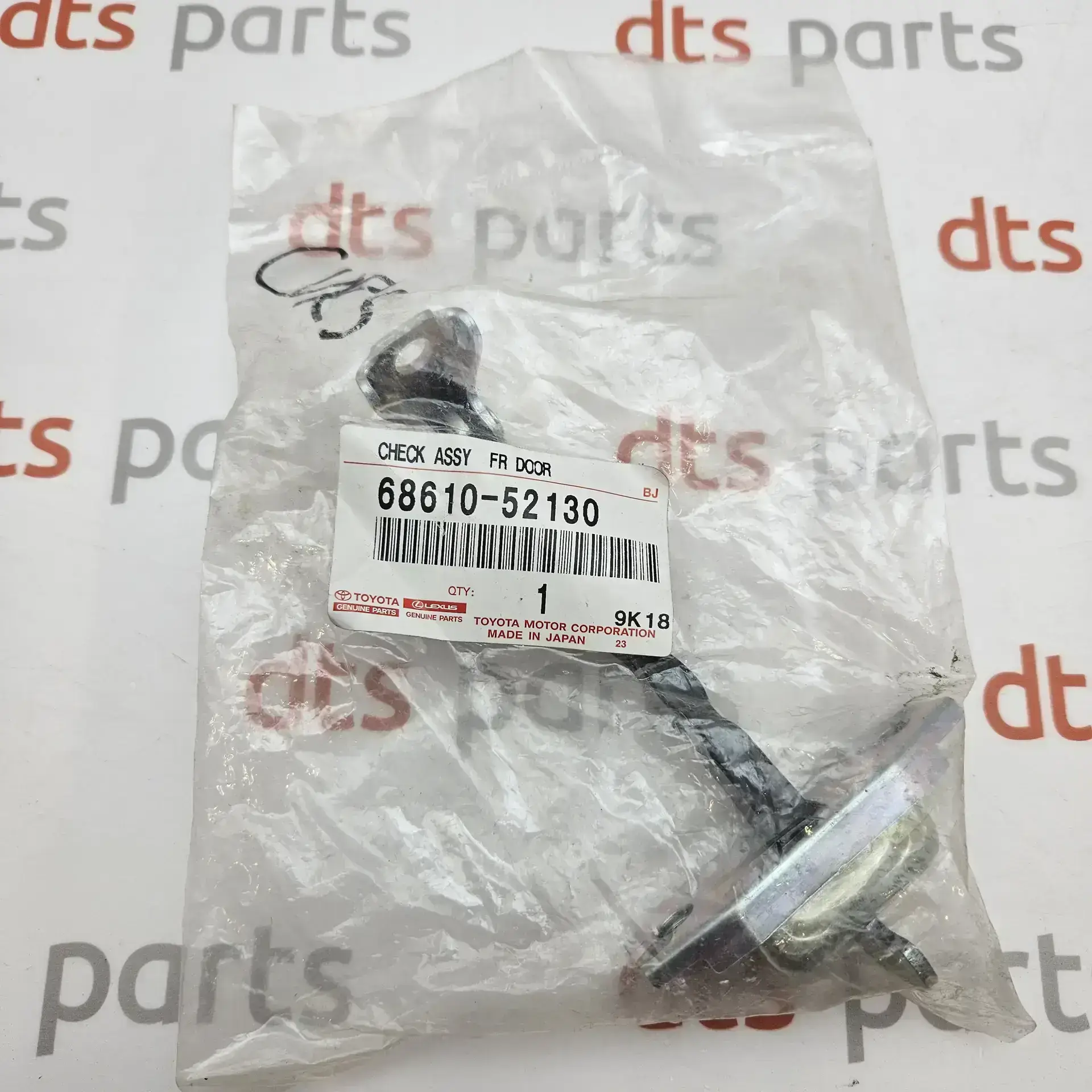 OEM Toyota 6861052130 – CHECK ASSY, FRONT DOOR, RH/LH Toyota Yaris KSP130