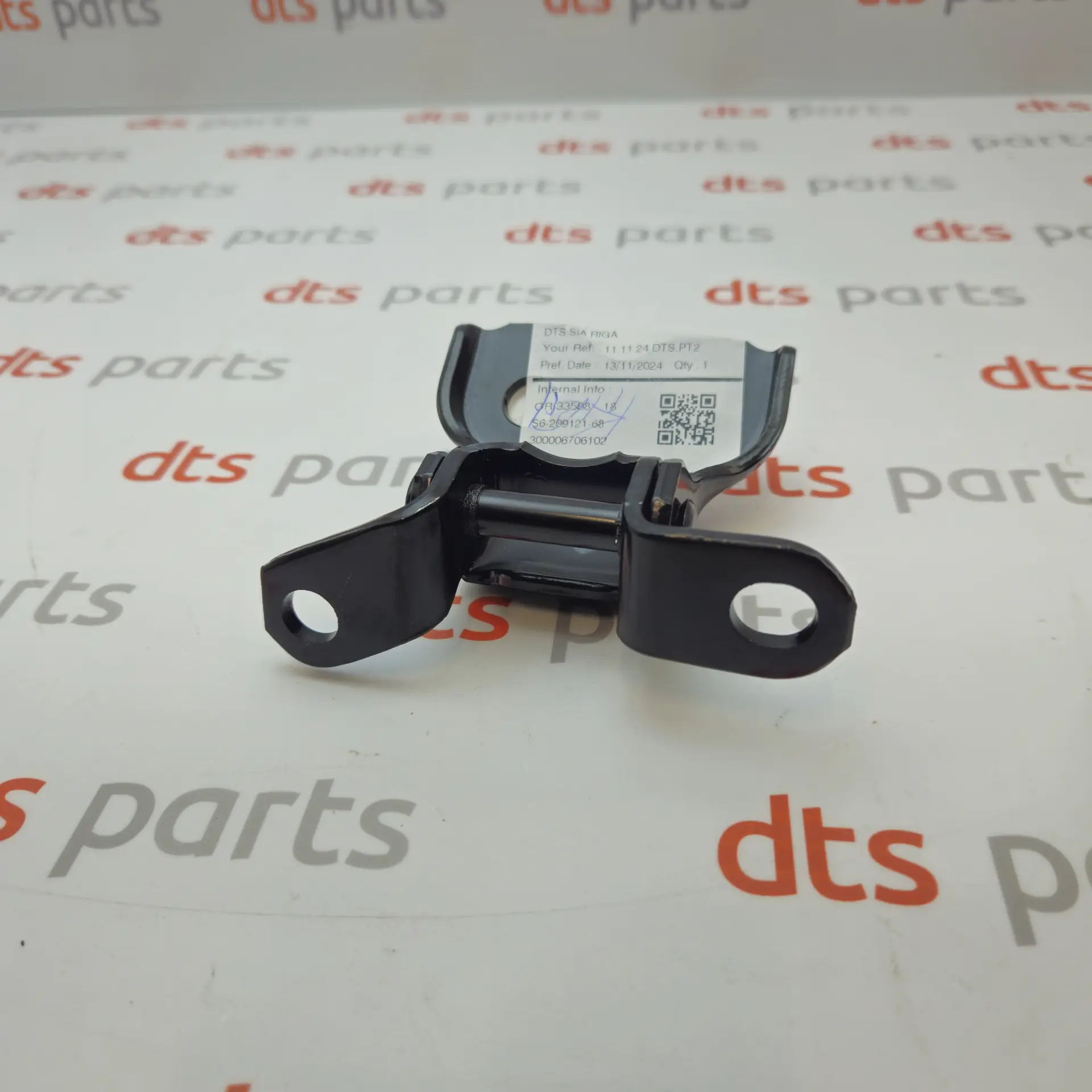 OEM Toyota/Lexus 6874052010 – Front left , lower door hinge