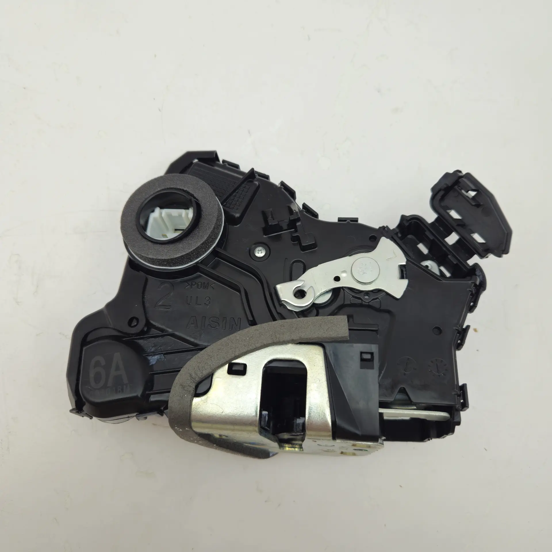 OEM Toyota/Lexus 6904002210 – Front left door lock assembly