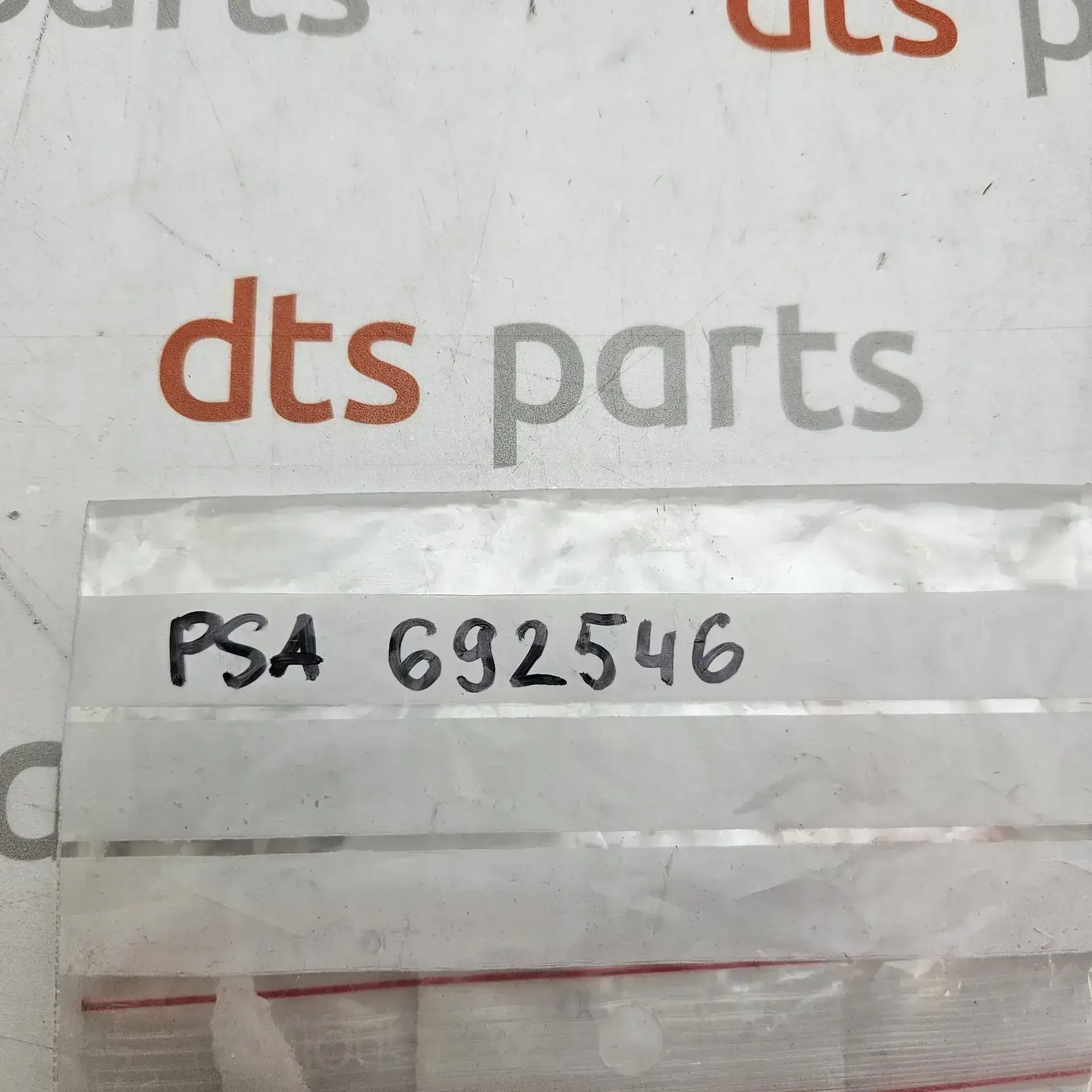 OEM PSA 692546 – Screw