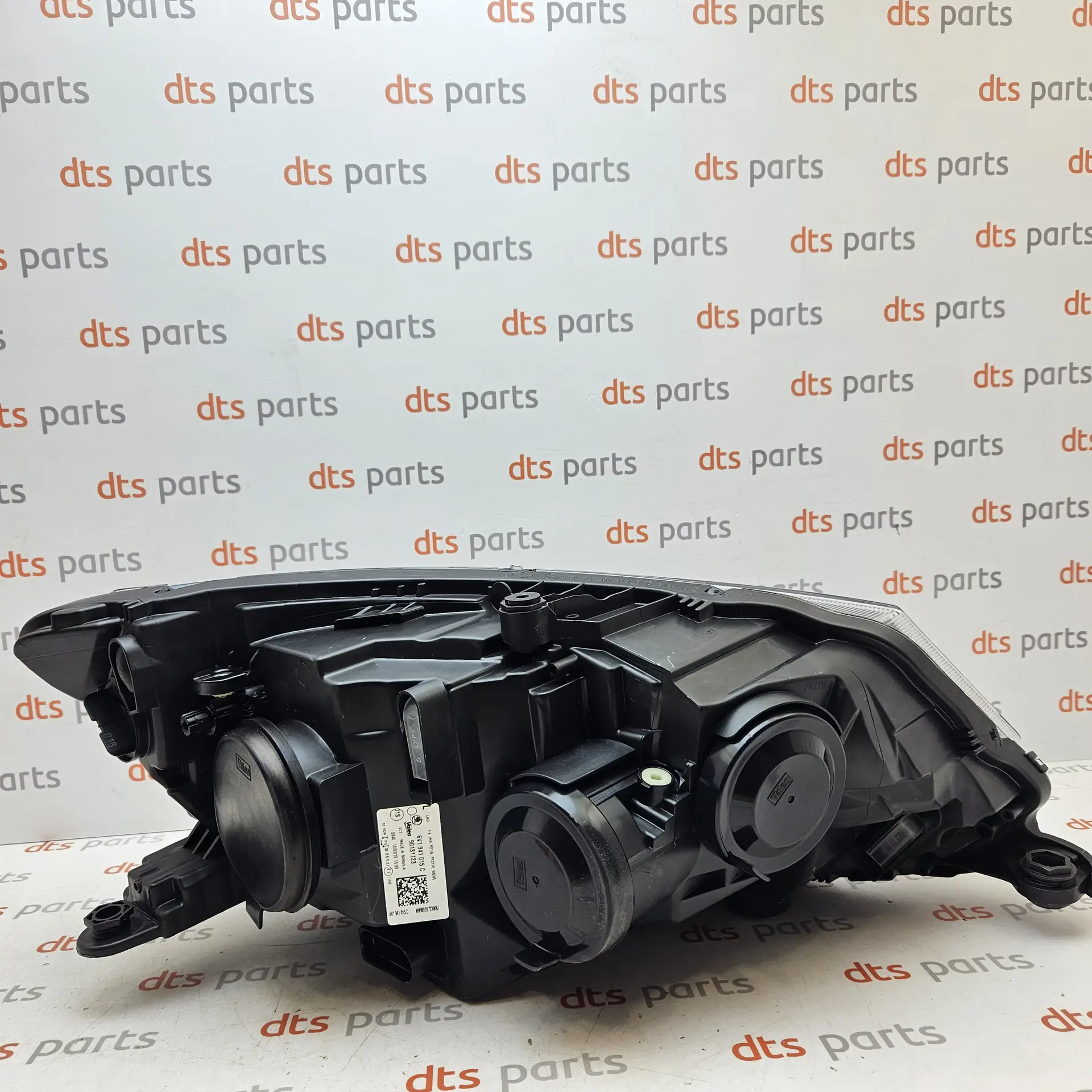 OEM Toyota 6V1941015C – Left front LED headlight assembly