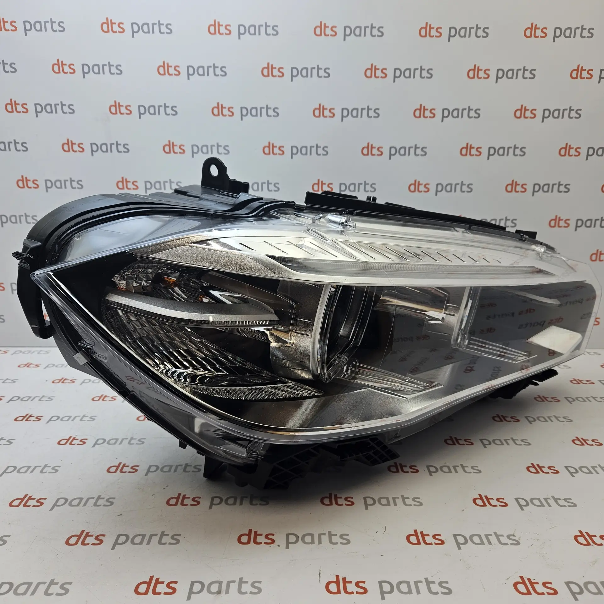 Magneti Marelli 710815029052 – Front right headlight - eftermarkedsdel