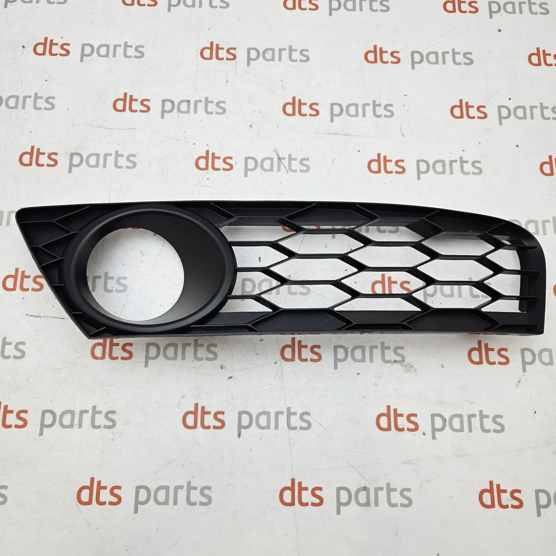 OEM Toyota 71109TV2E10 – Front bumper lower fog light surround garnish bezel