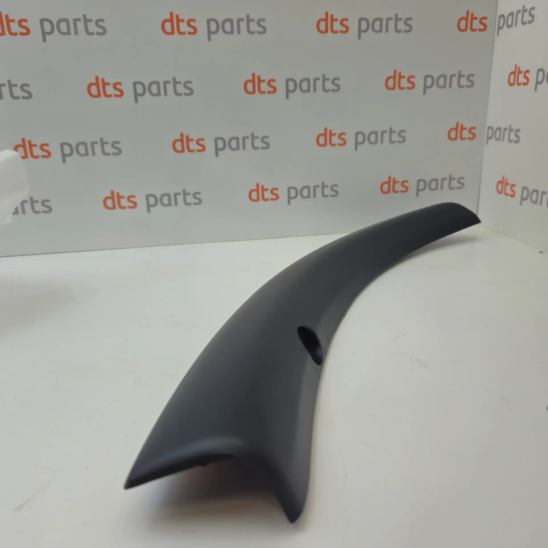 OEM Mitsubishi 7407A318 – Right rear wheel opening molding