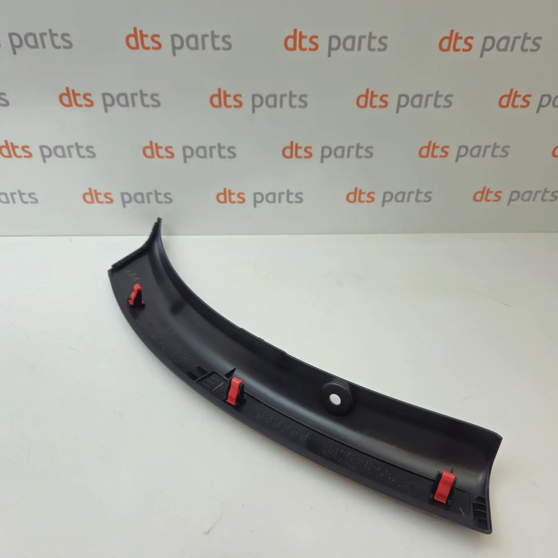 OEM Mitsubishi 7407A679 – Left rear wheel opening molding