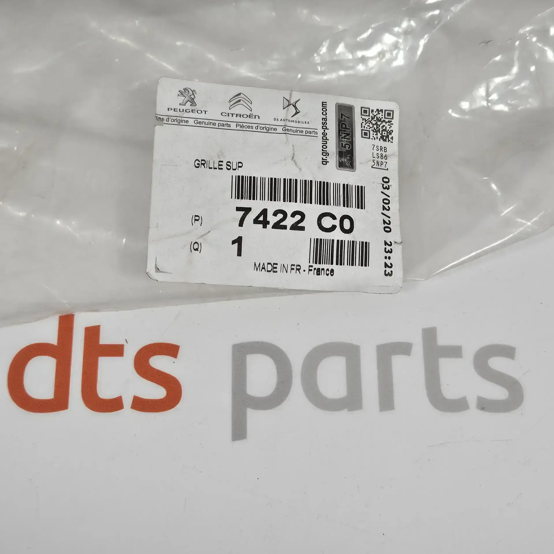 OEM PSA 7422C0 – Front ventilator grille