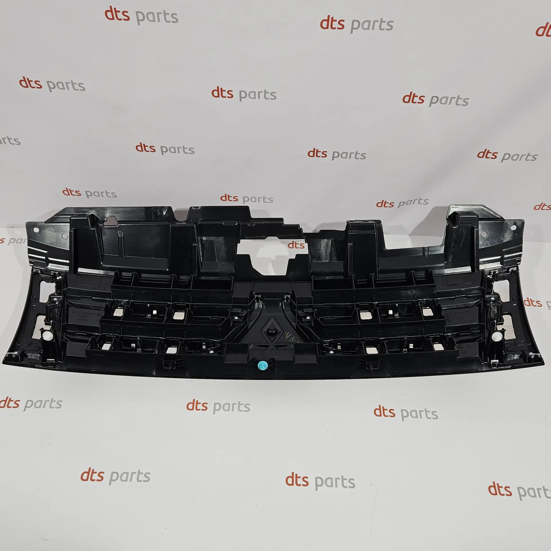 OEM Mitsubishi 7450A733 – Front radiator grille