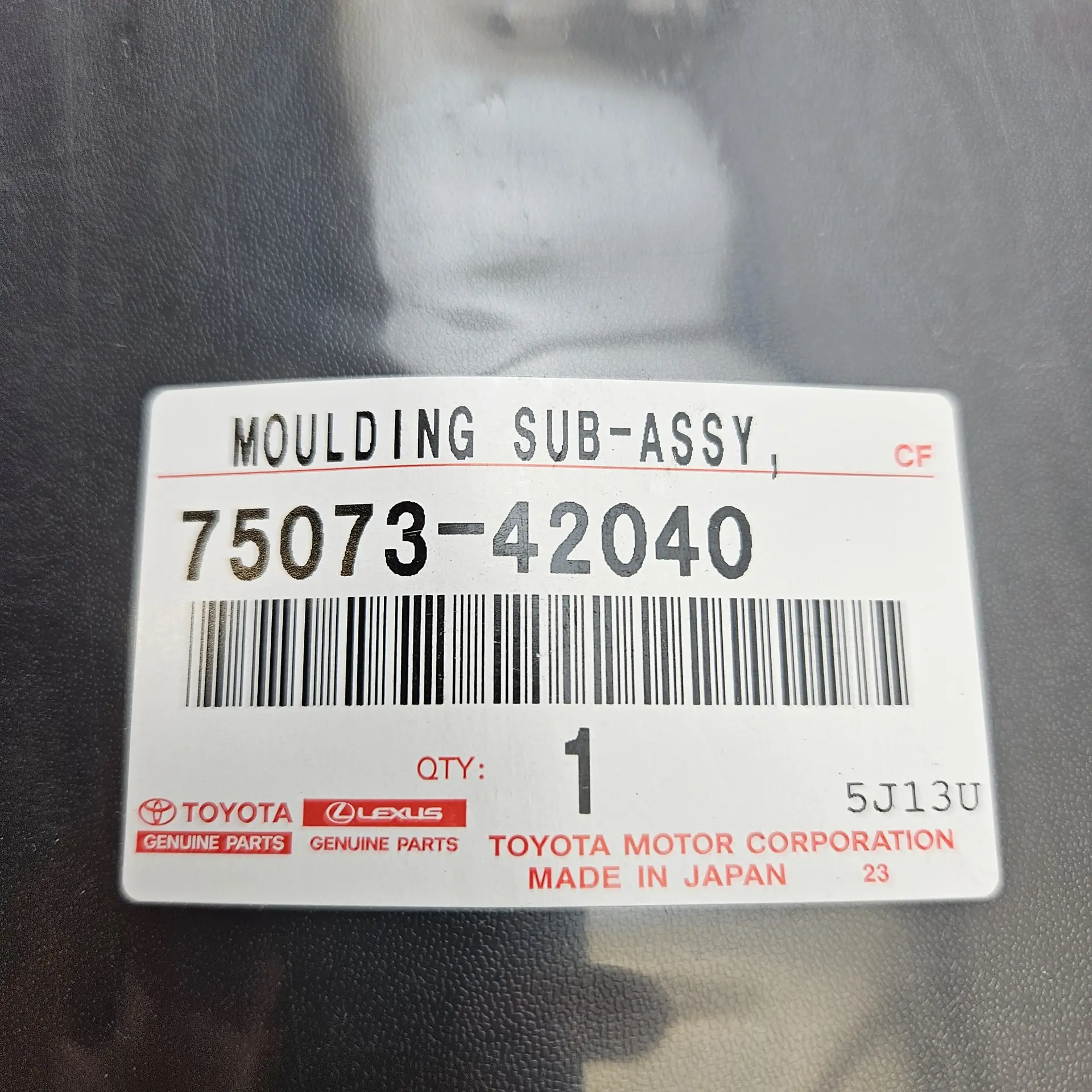 OEM Toyota 7507342040 – MOULDING SUB-ASSY, FR DOOR, OUTS LW