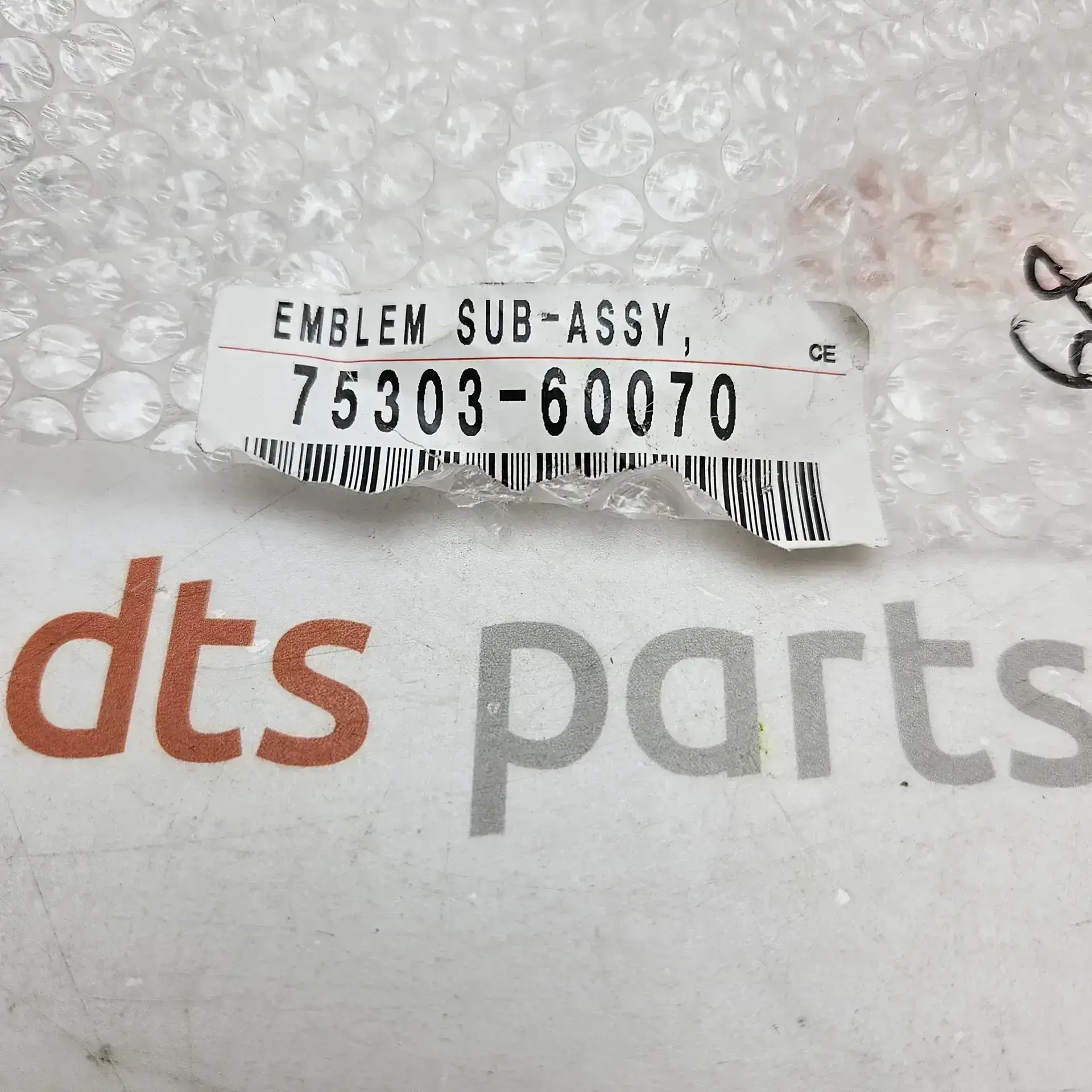 OEM Toyota 7530360070 – Genuine hood emblem  LAND CRUISER