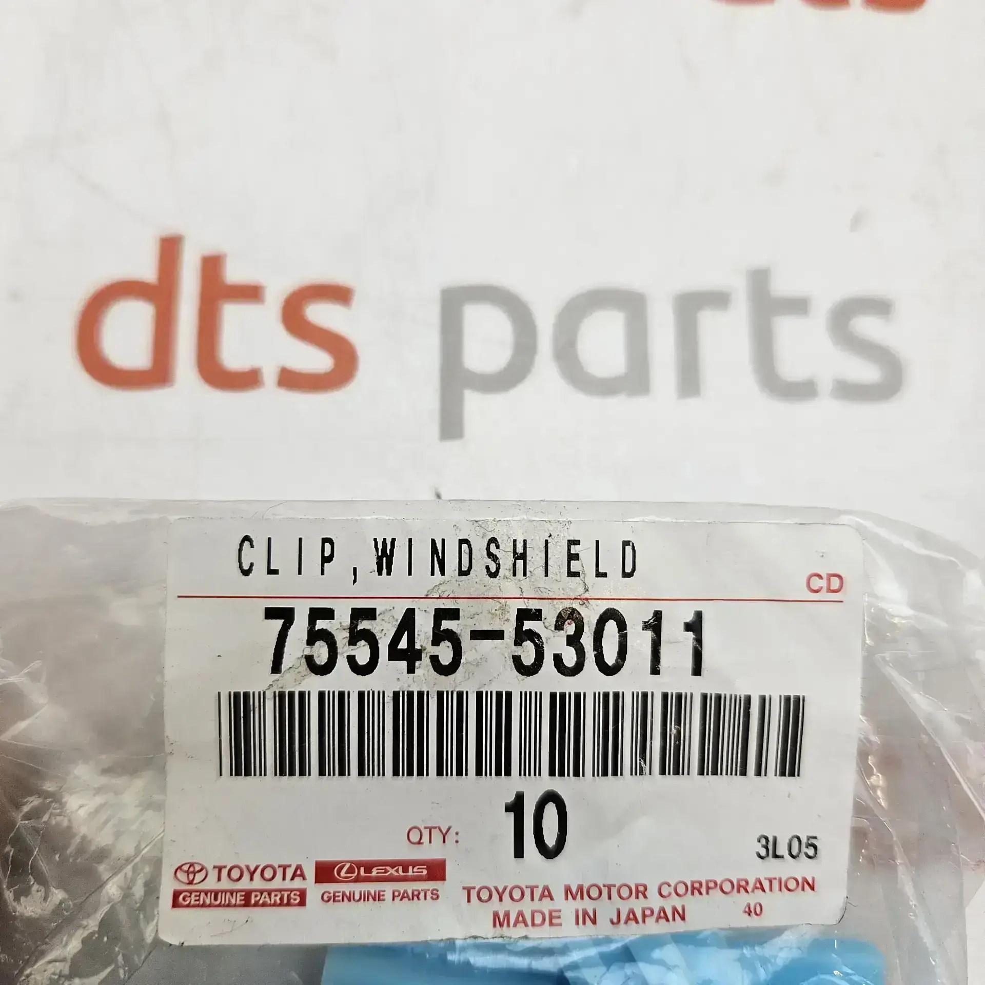 OEM Toyota 7554553011 – Windshield moulding clip Genuine Toyota