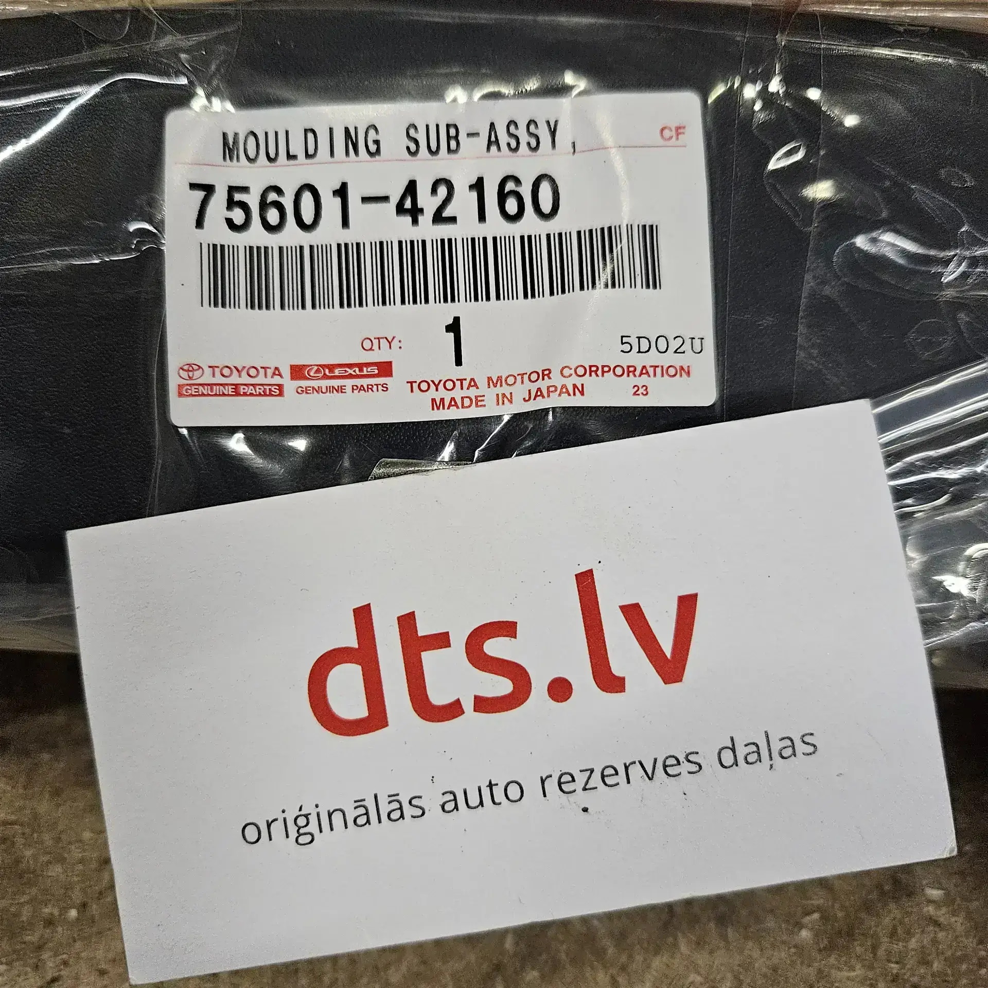 OEM Toyota 7560142160 – MOULDING SUB-ASSY,FR FENDER,RH Genuine OEM Part Toyota RAV4