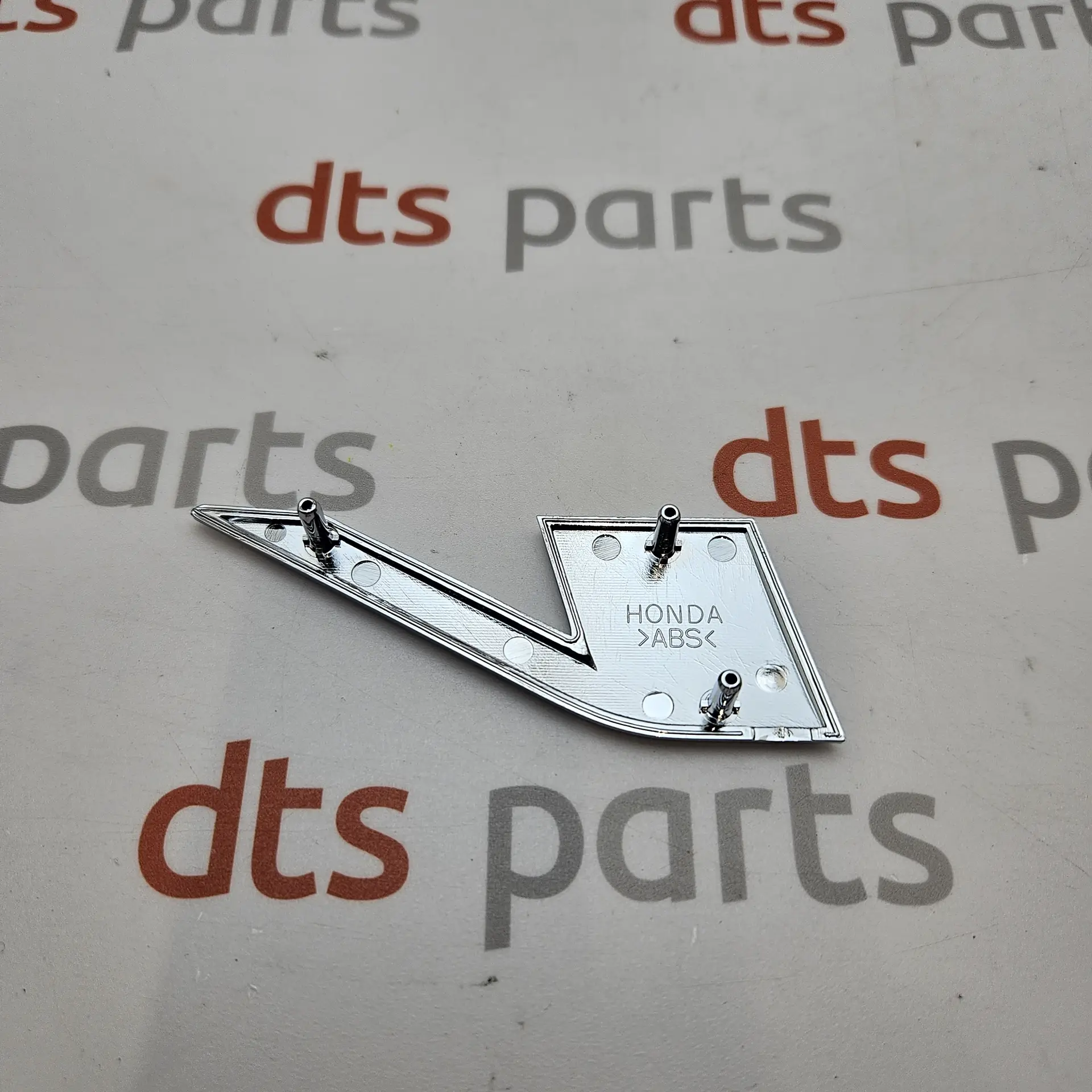 OEM Honda 75765S10G20 – Tailgate V badge