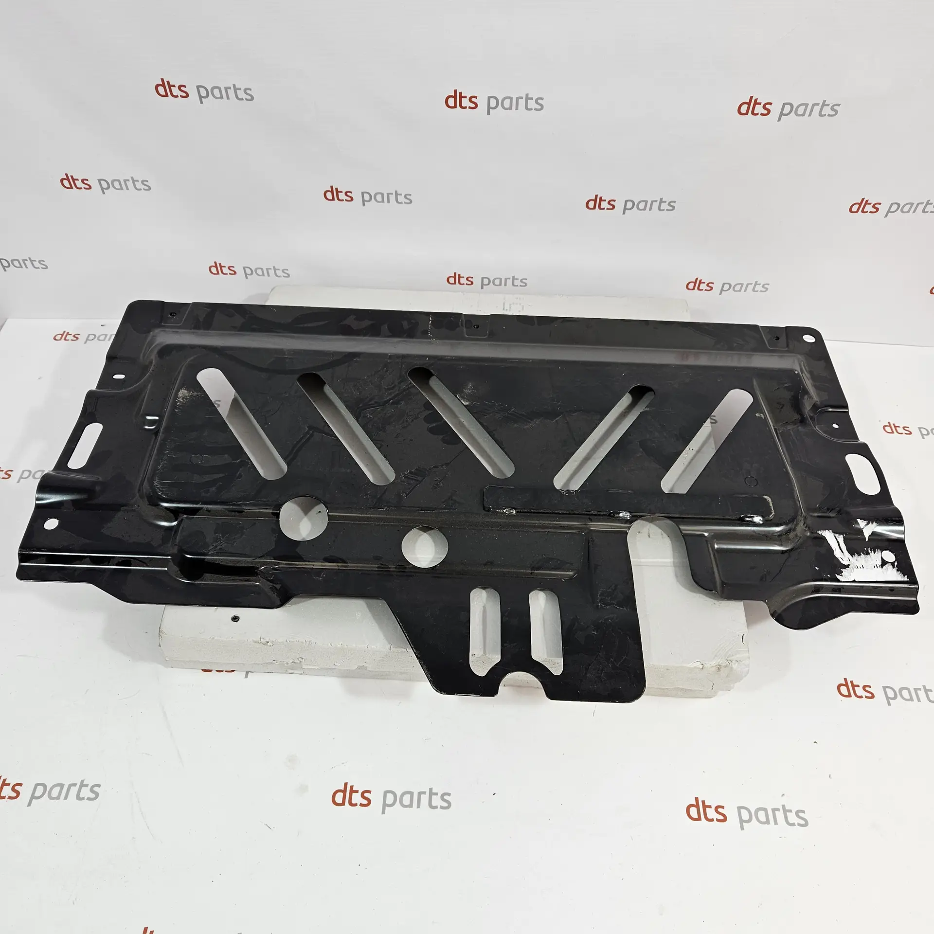 OEM Renault 758902155R – Engine compartment lower trim