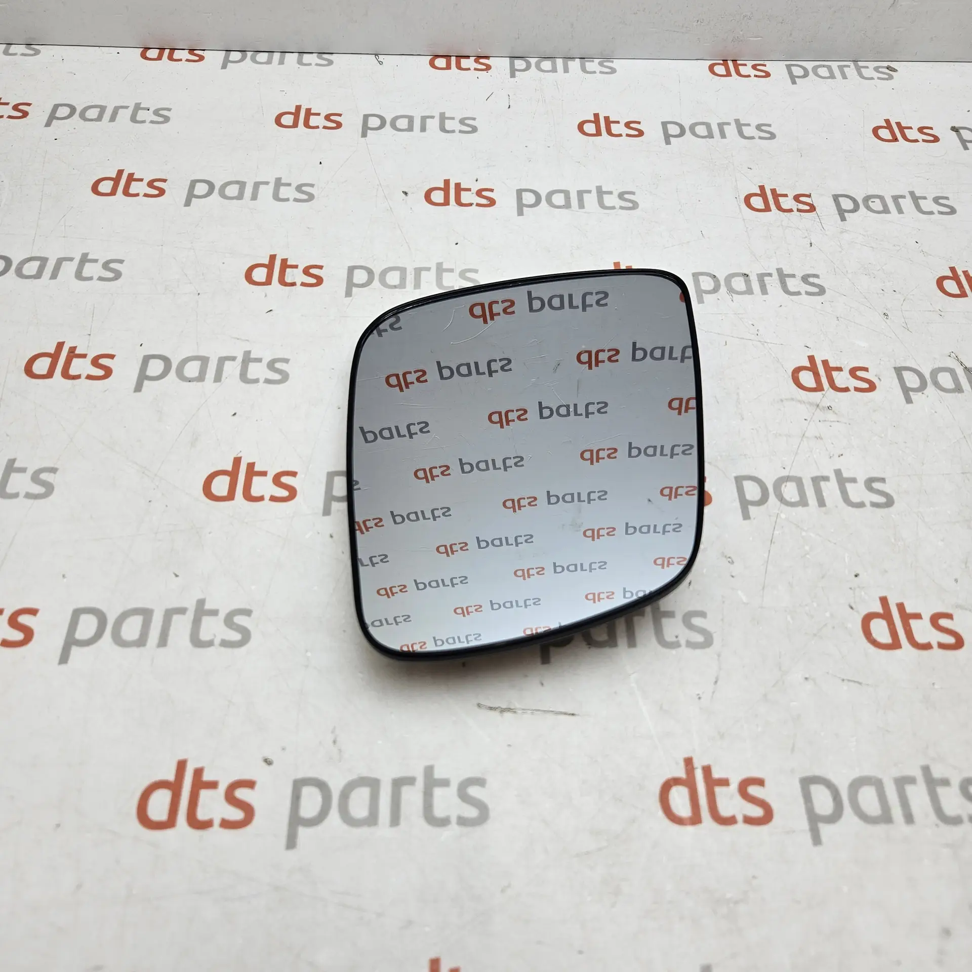 OEM Mitsubishi 7632A634 – Right-hand exterior wing door mirror glass and holder assembly