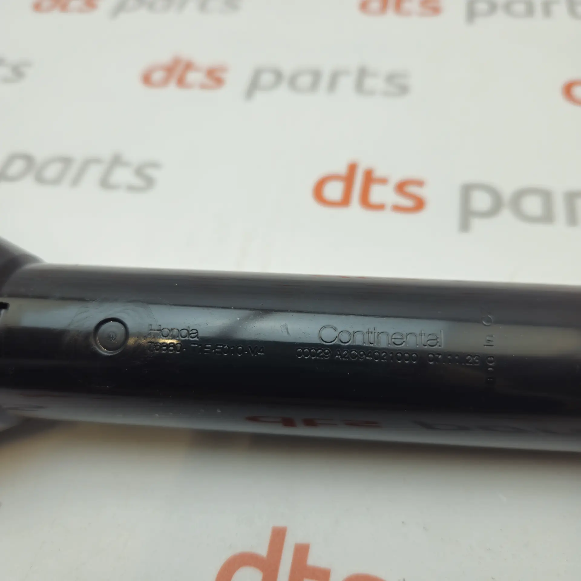 OEM Honda 76880T1EE01 – Front right headlight washer nozzle