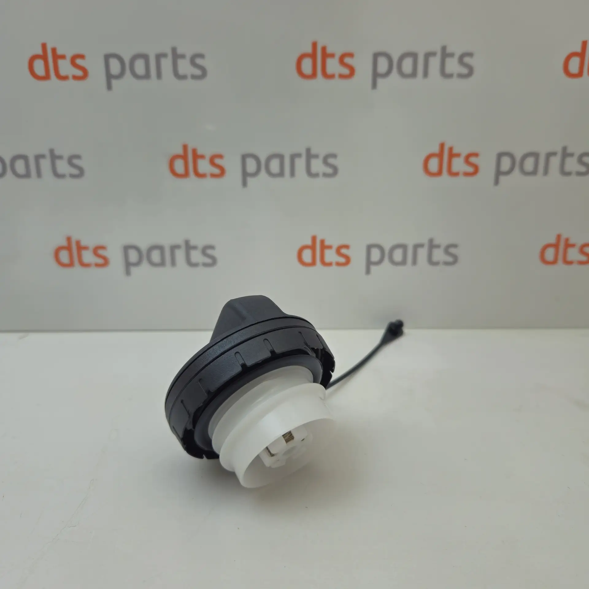 OEM Toyota/Lexus 7730052030 – Fuel tank cap