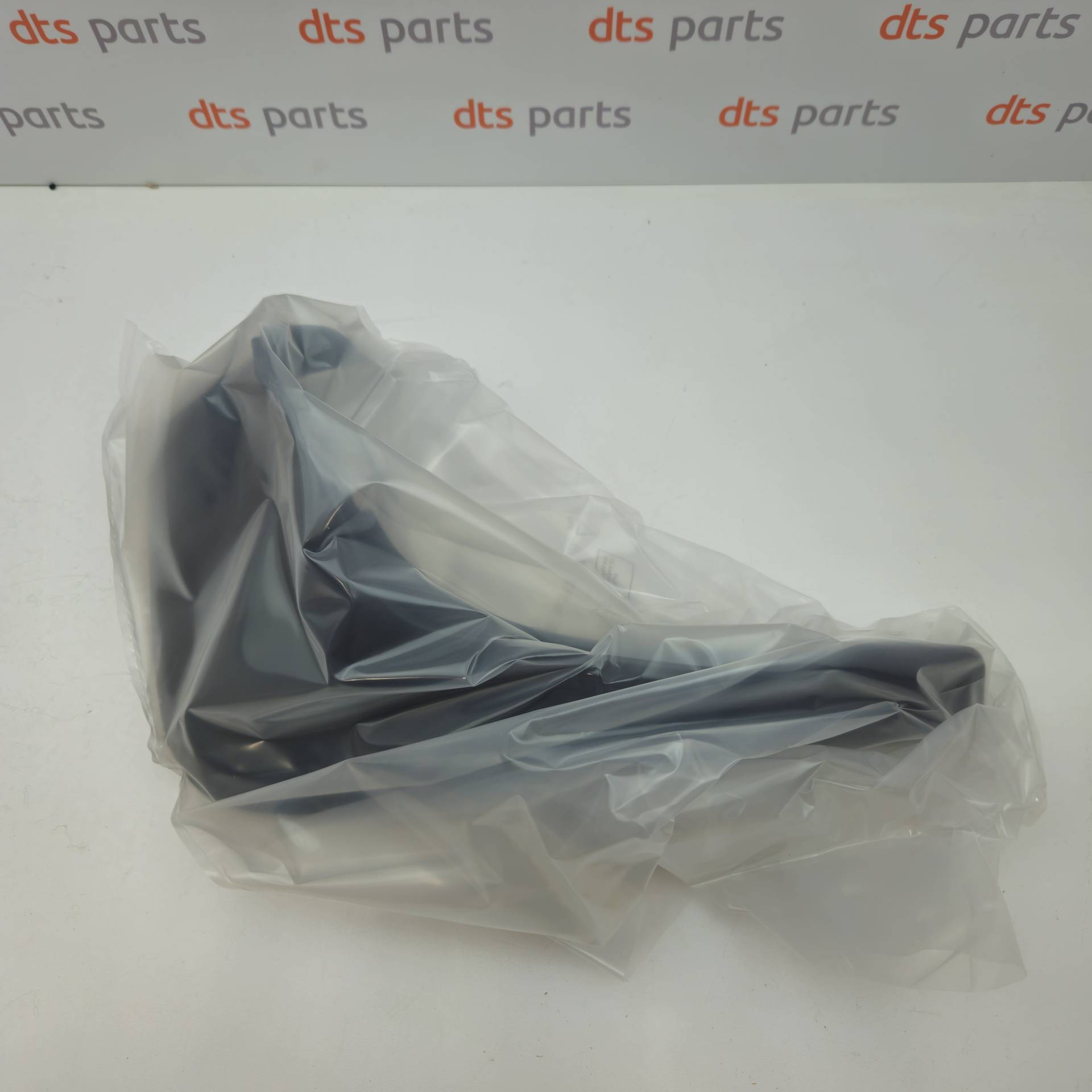 OEM Nissan/Infiniti 78810HV80A – Rear, right mud guard