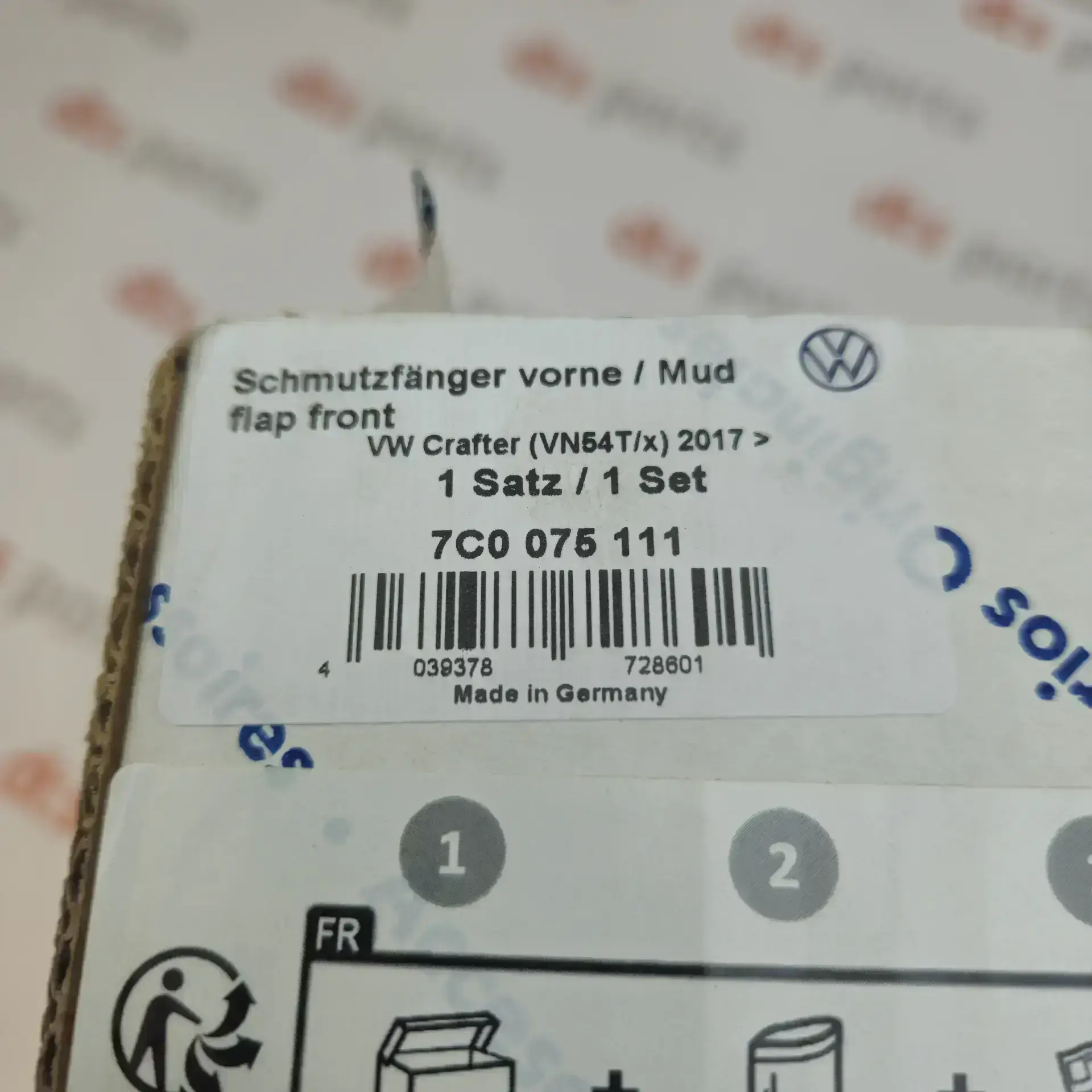 OEM Volkswagen 7C0075111 – Front mud flaps