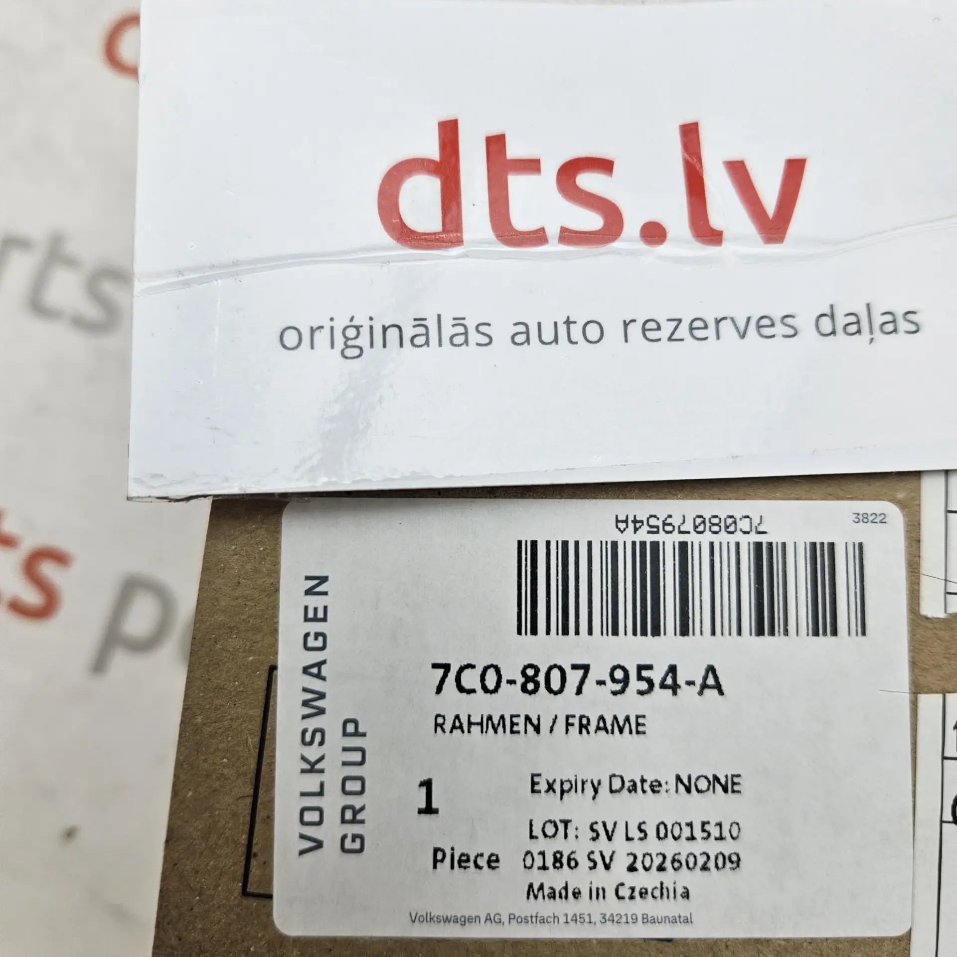 OEM VAG 7C0807954A – Front bumper right side impact reinforcement frame connector bracket