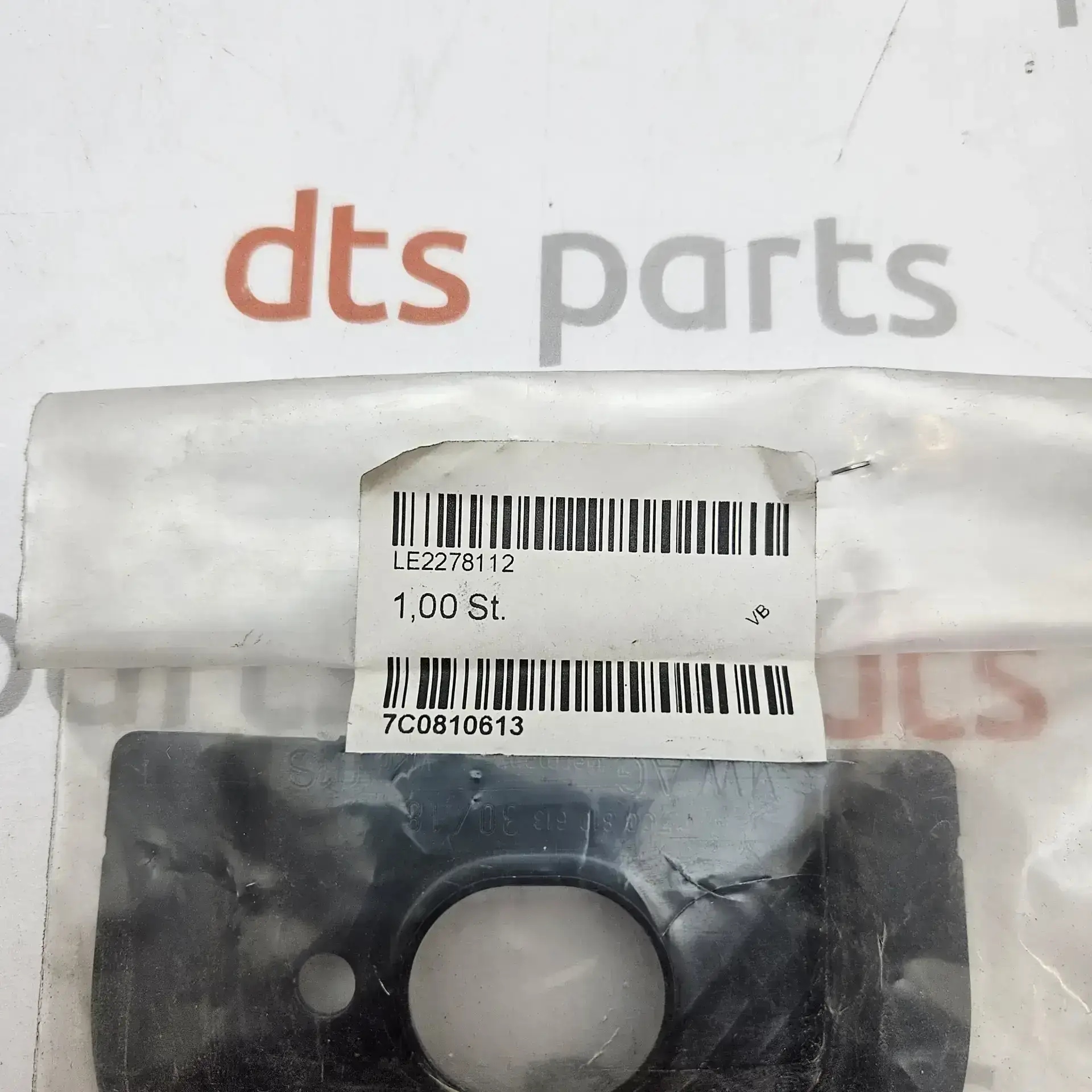 OEM VAG 7C0810613 – Reinforcement for side panel, left rear