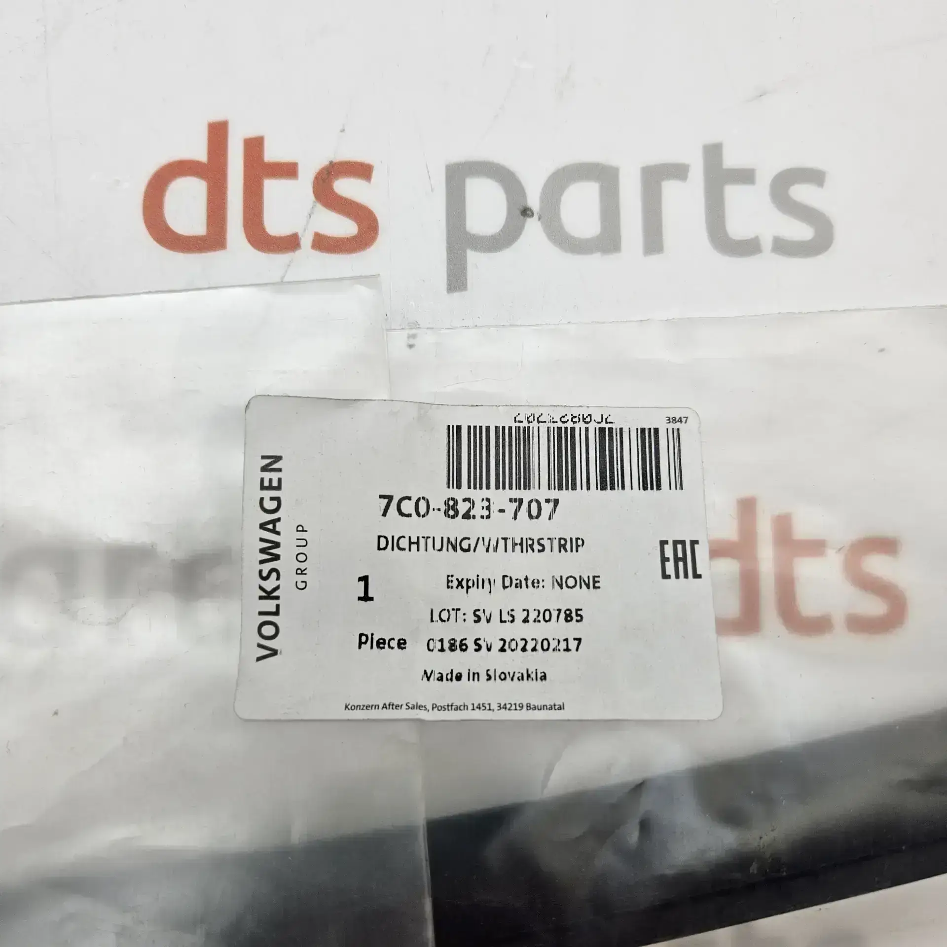 OEM VAG 7C0823707 – Bonnet hood seal