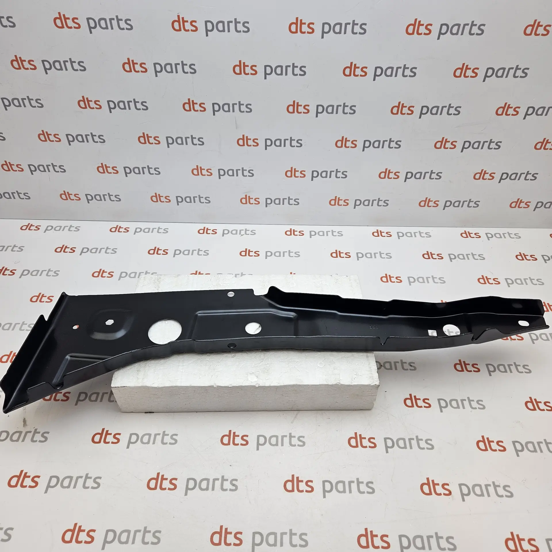 OEM VAG 7H0814297D – Rear left lower cross panel