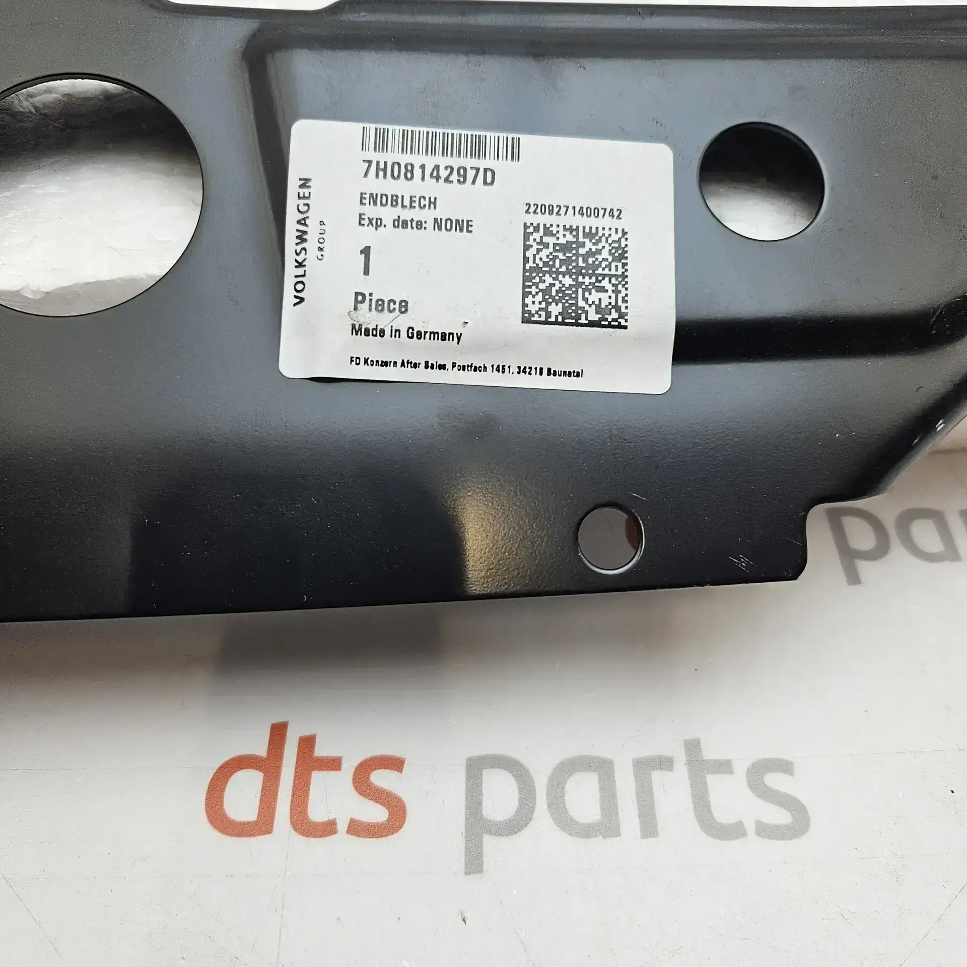 OEM VAG 7H0814297D – Rear left lower cross panel