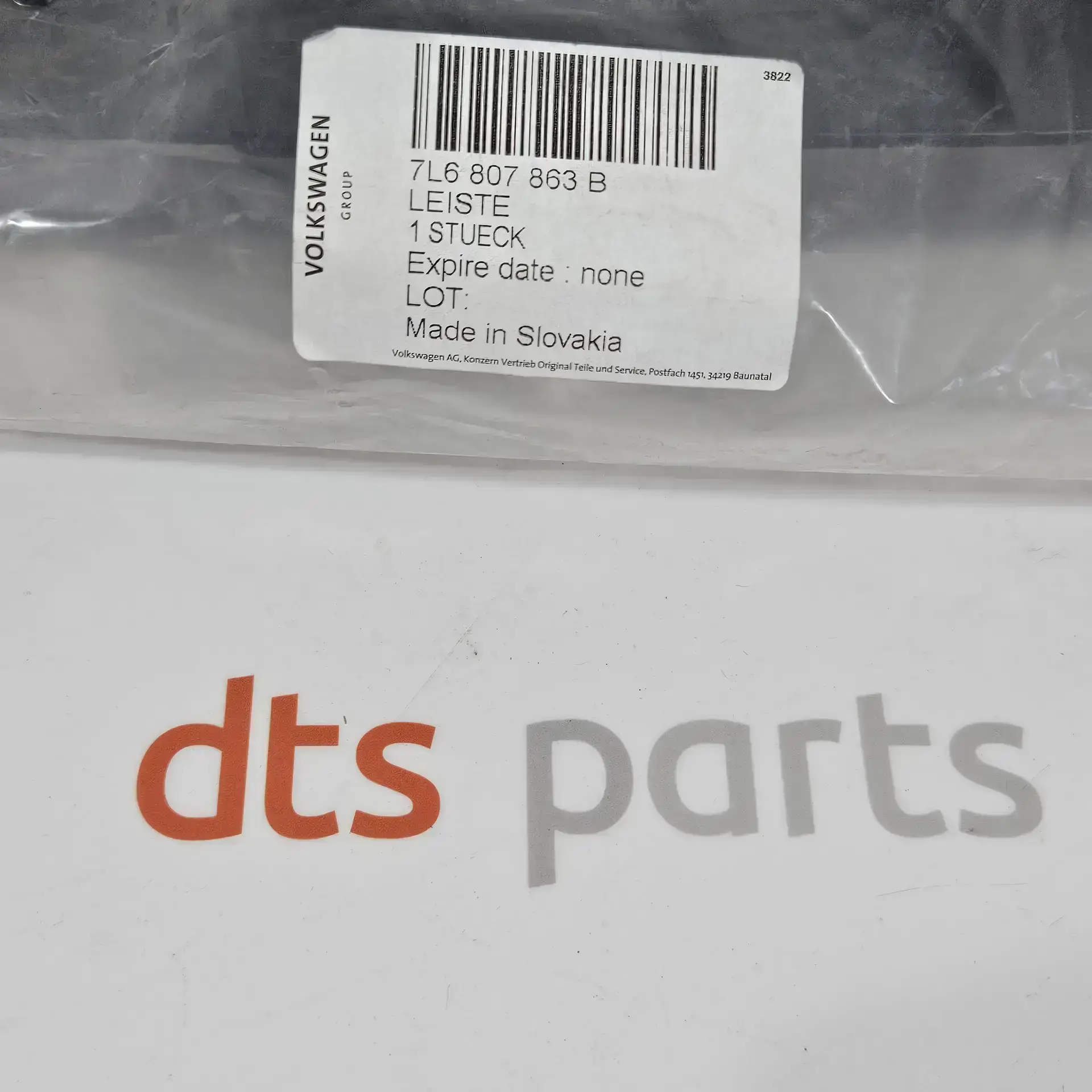 OEM VAG 7L6807863B – Rear bumper mounting bracket