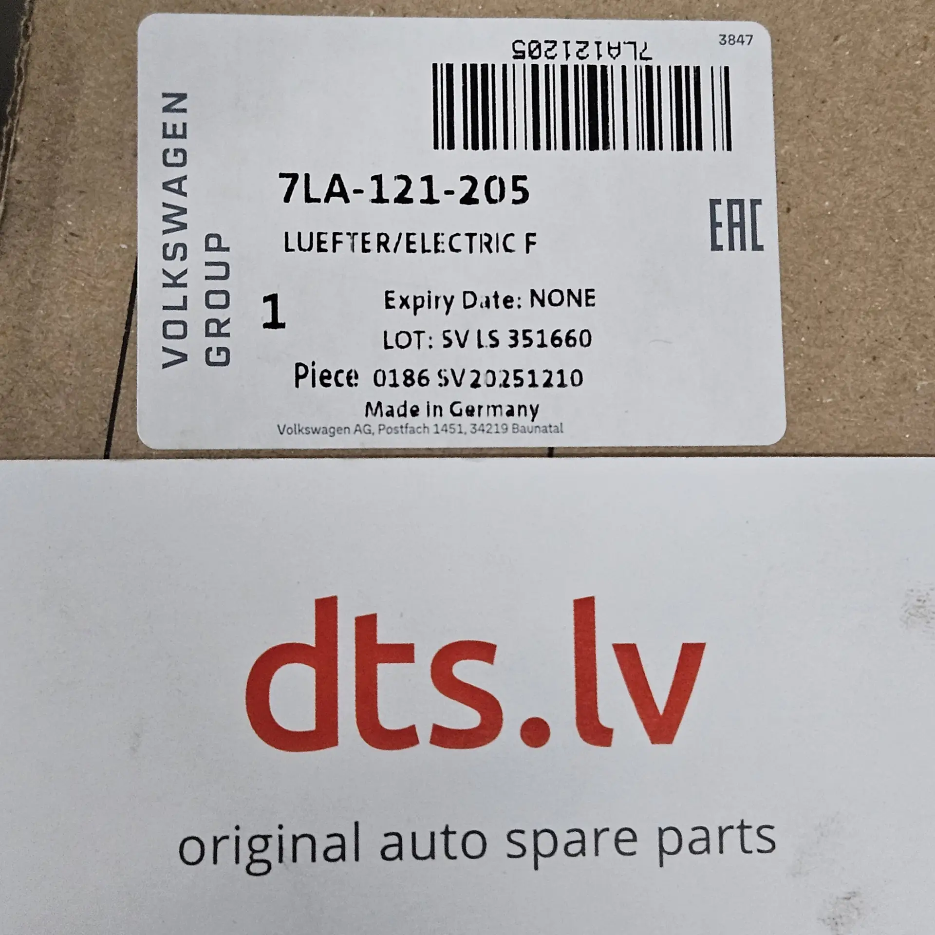 OEM Volkswagen 7LA121205 – Electric radiator cooling fan with a fan