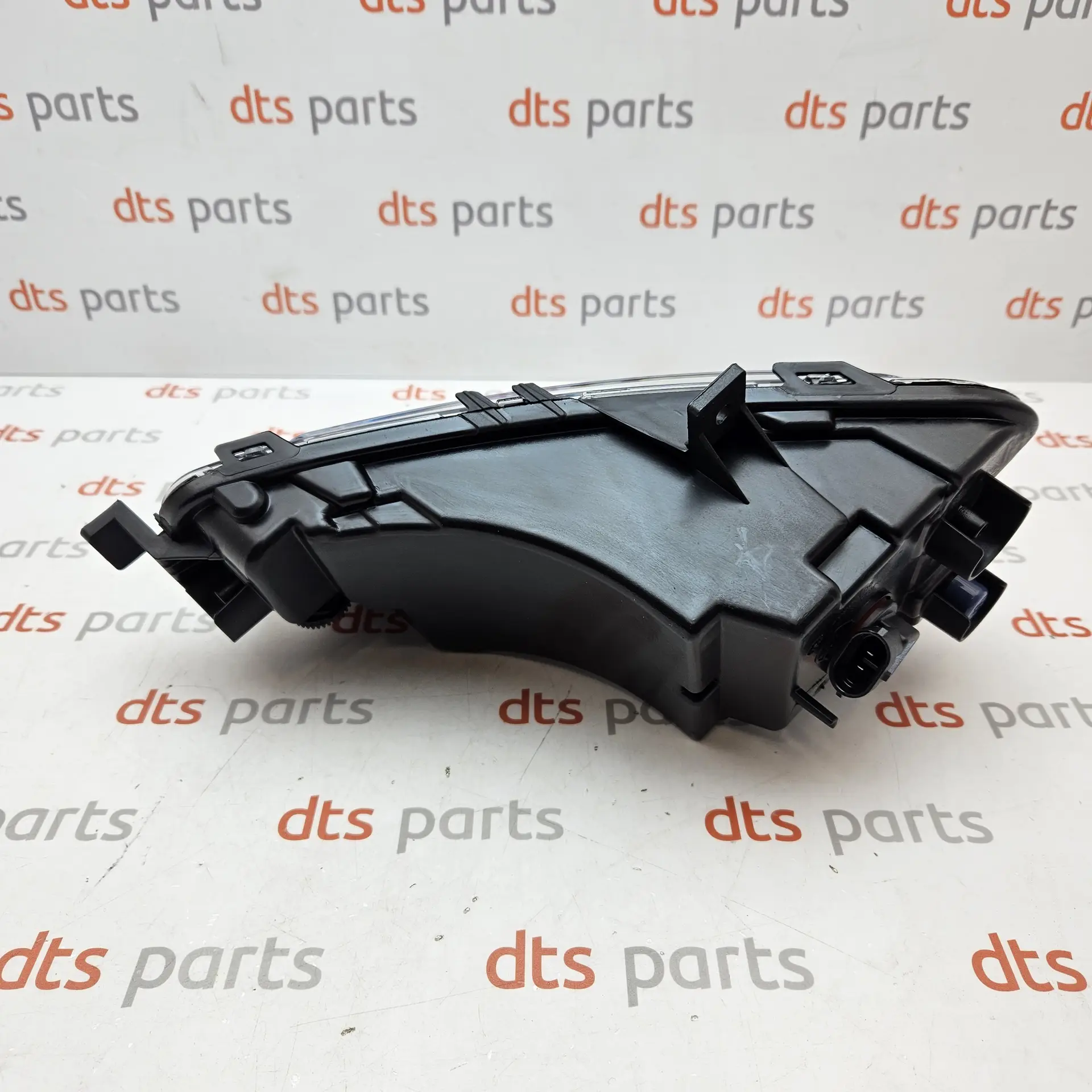 OEM VAG 7LA941661C – Front left fog light