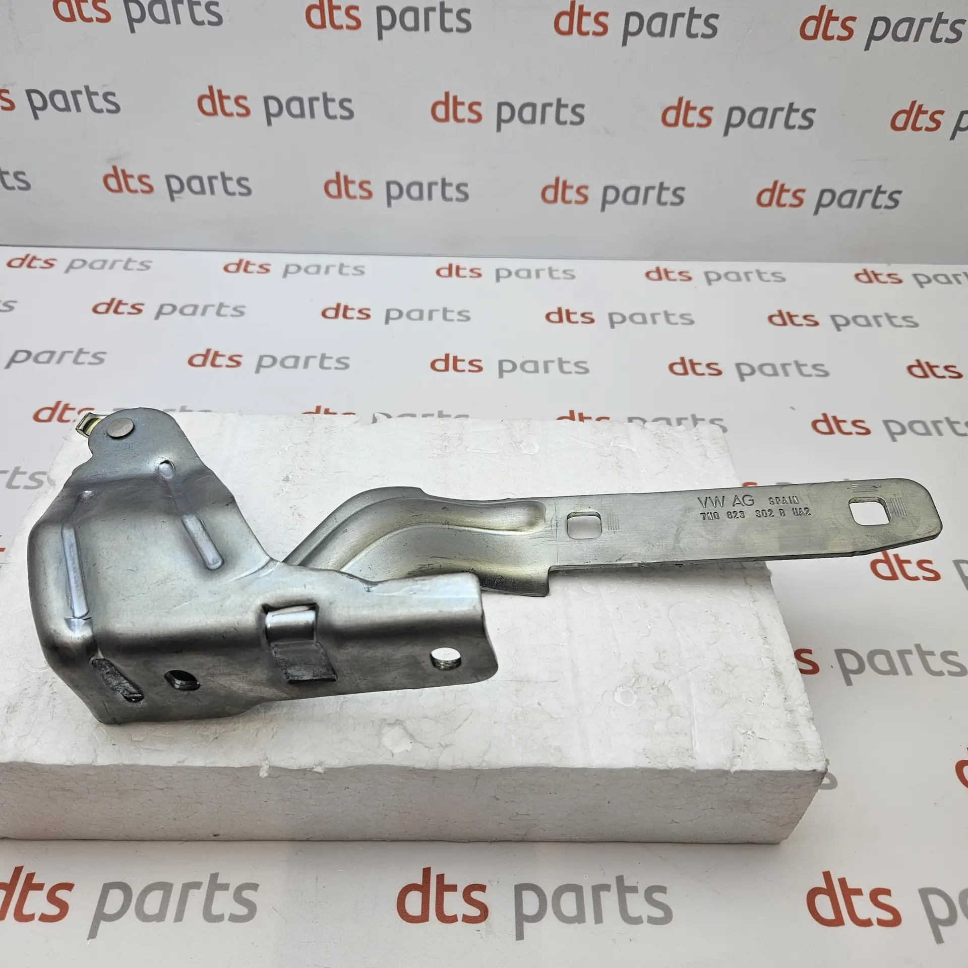 OEM VAG 7N0823302BUA2 – Hinge for Bonnet Hood Right