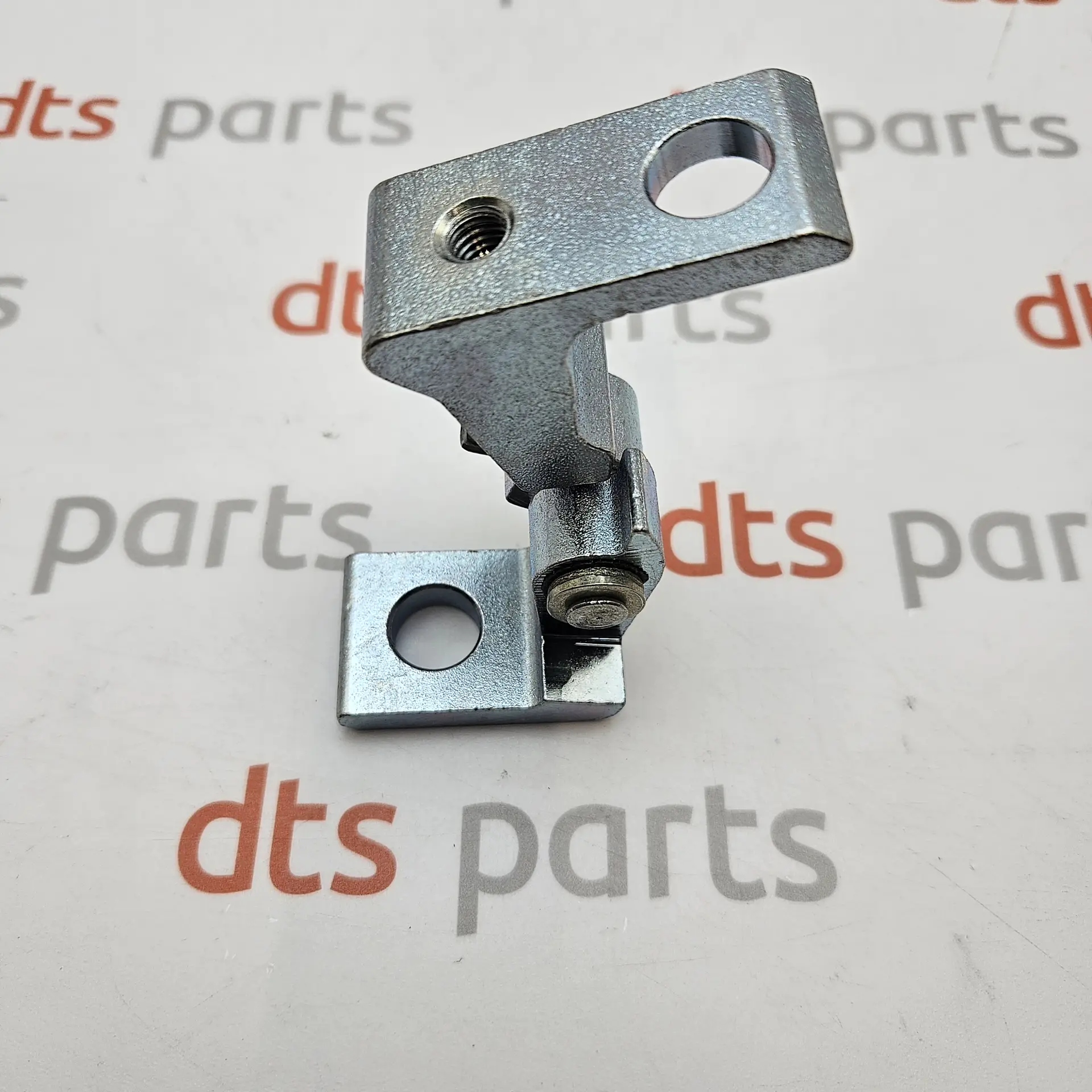 OEM VAG 7N0831402D – Right door hinge