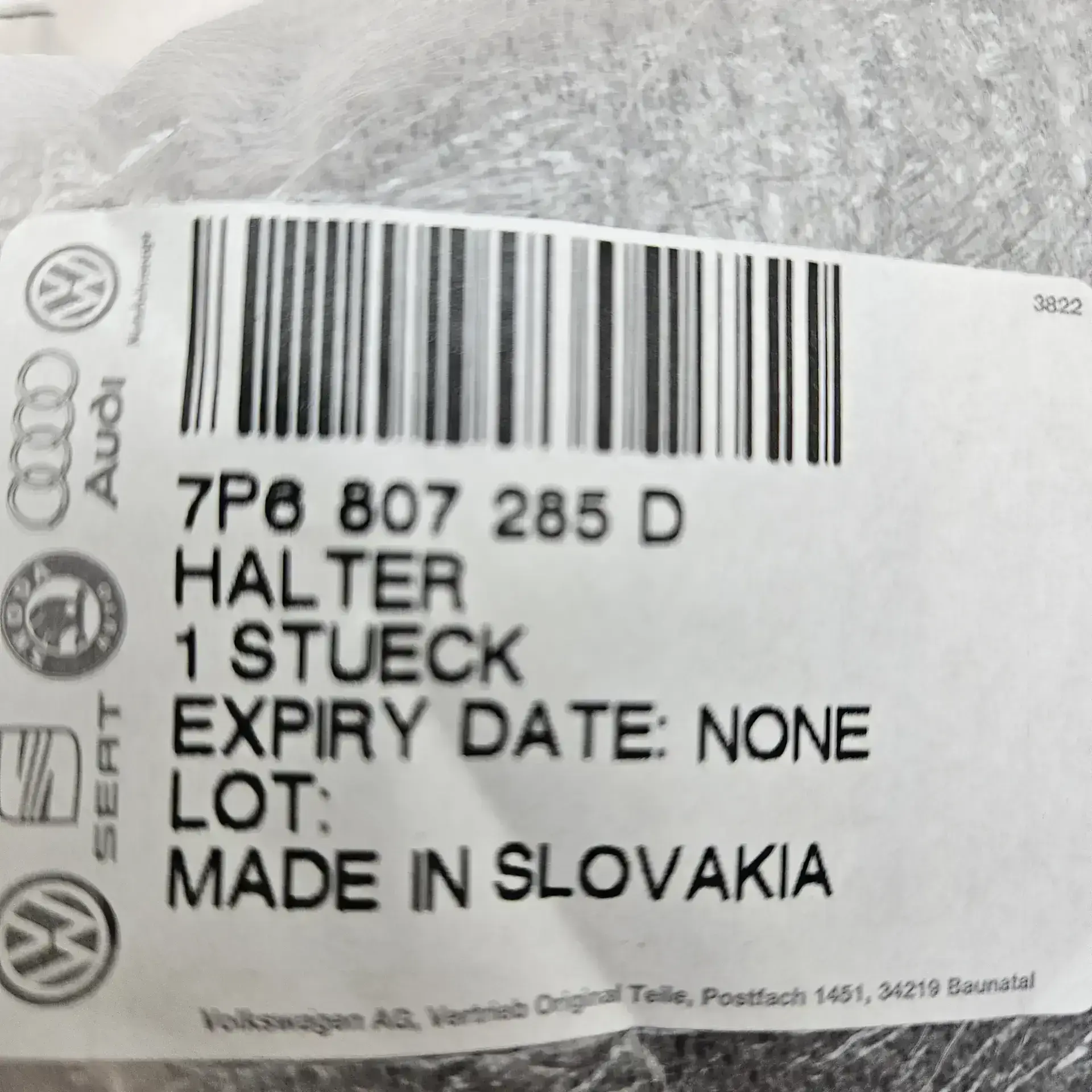 OEM VAG 7P6807285D – Licence plate holder