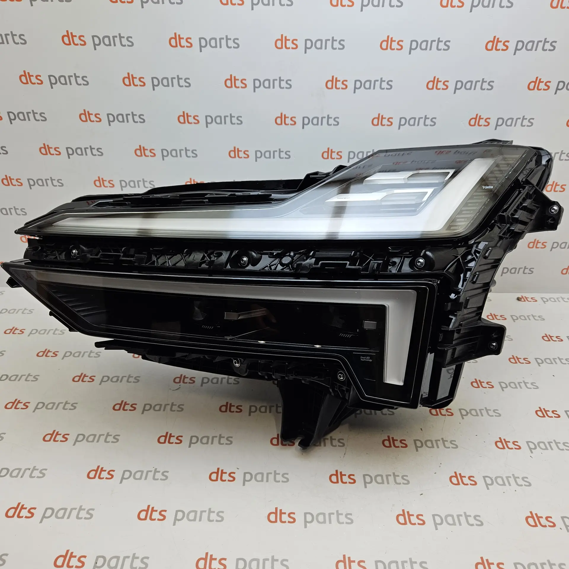 OEM Volvo 80029300 – Left-hand headlight